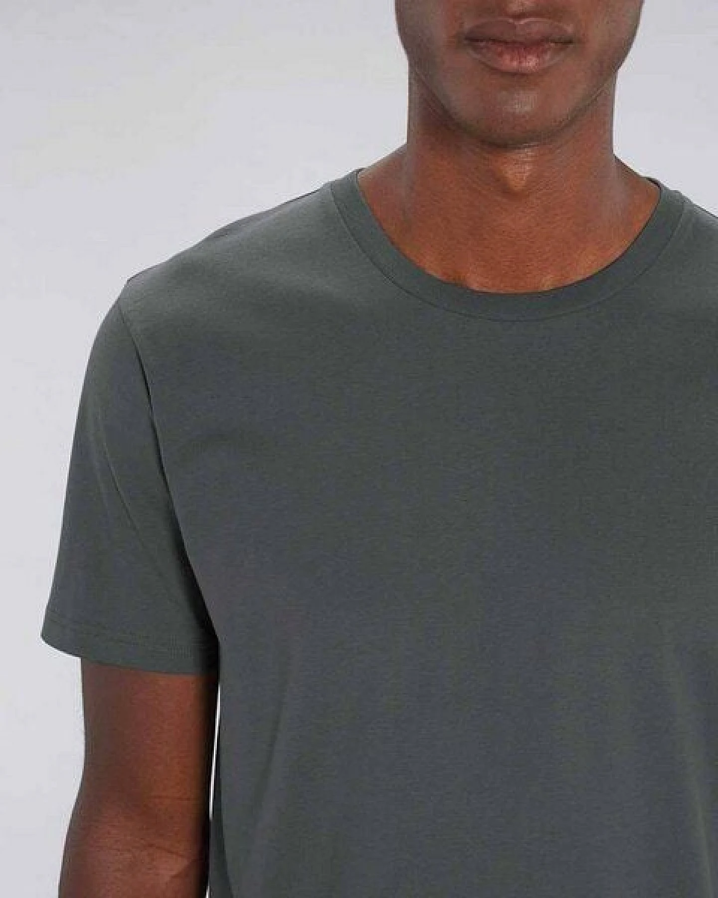 YTWOO Basic Unisex T-Shirt aus Bio-Baumwolle – Ansicht 3