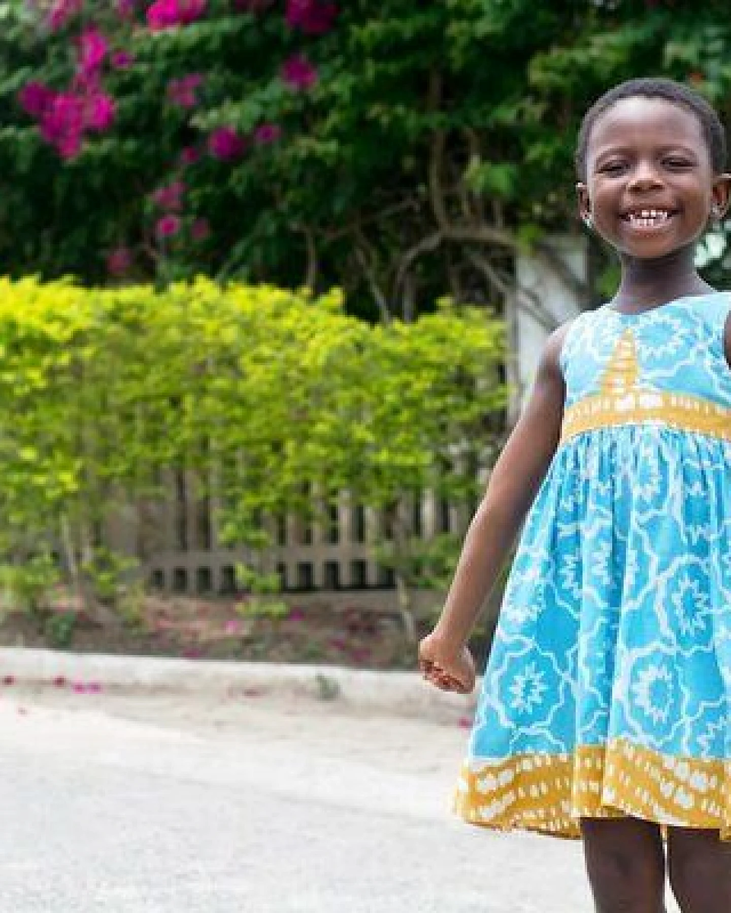 Global Mamas Bio Twirl Kleid - Chroma - Himmelblau – Ansicht 3