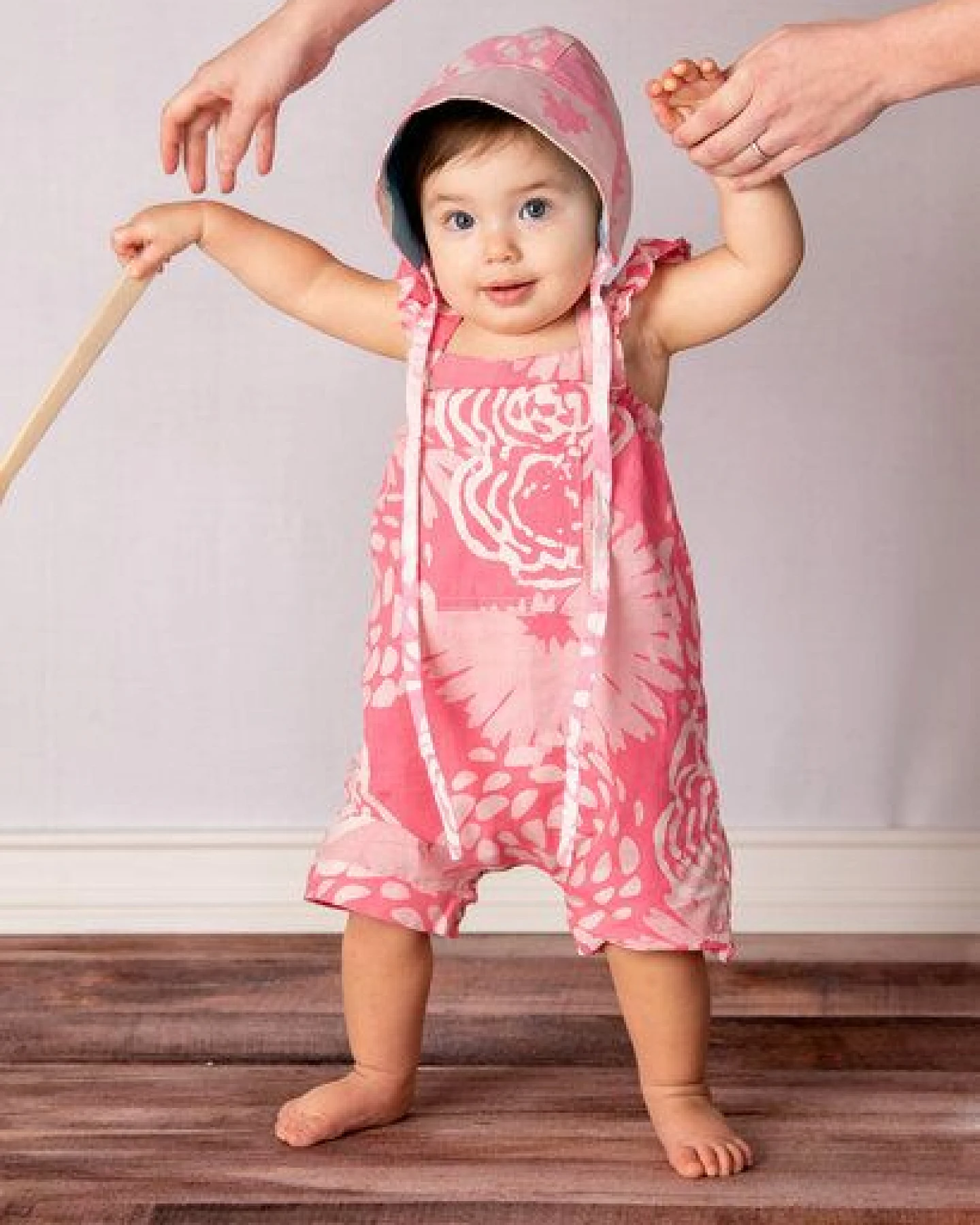 Global Mamas Baby Strampler - Blumen - Bio Baumwolle - Pink – Ansicht 2