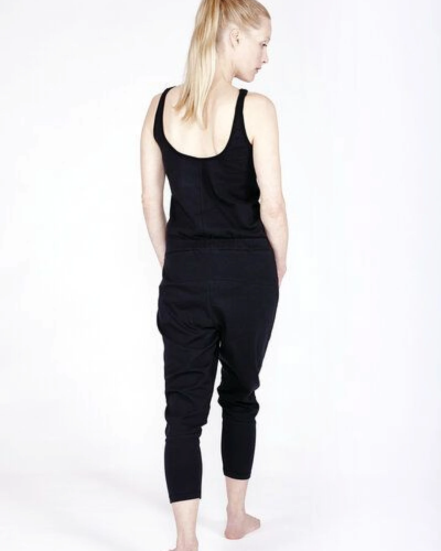 YOIQI Yoga Einteiler Jumpsuit aus biologische Baumwolle im lässigen, weiten Schnitt – Ansicht 2