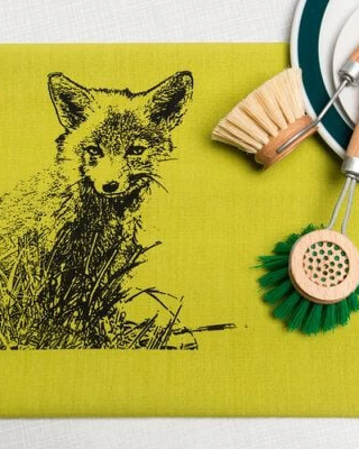 Hirschkind Bio & Fair-Trade-Geschirrtuch "Junger Fuchs" hellgrün
