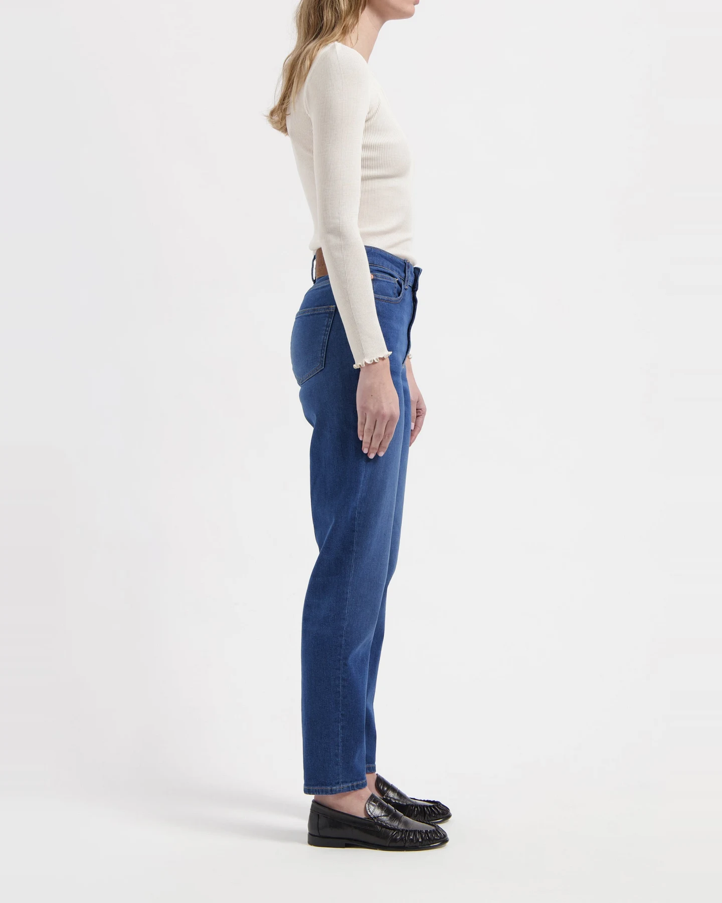 MUD Jeans Damen vegan Jeans High Tapered Mams Stone Indigo – Ansicht 2
