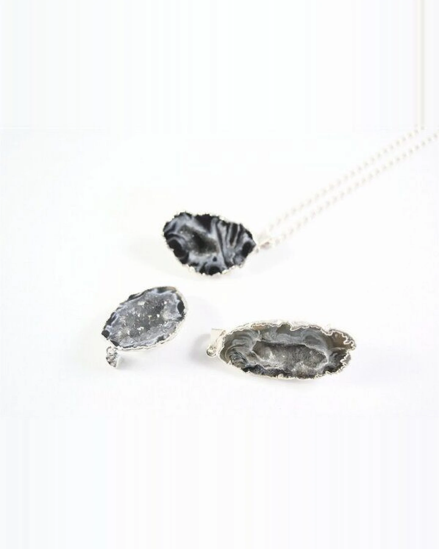Crystal and Sage Achat Halskette mit Achathöhle – Ansicht 2