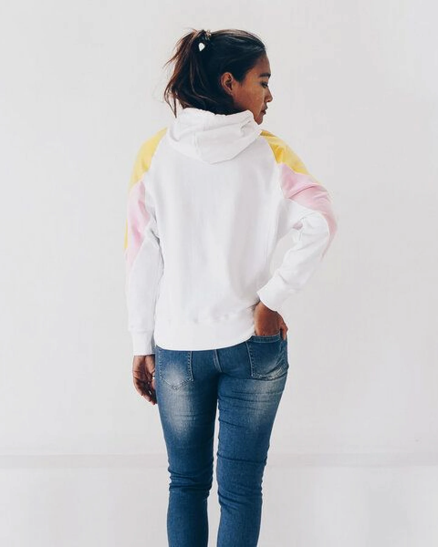 The Driftwood Tales Sweatshirt aus Bio-Baumwolle, Bio-Restmaterial und gewöhnlichen Resttextilien – Ansicht 2