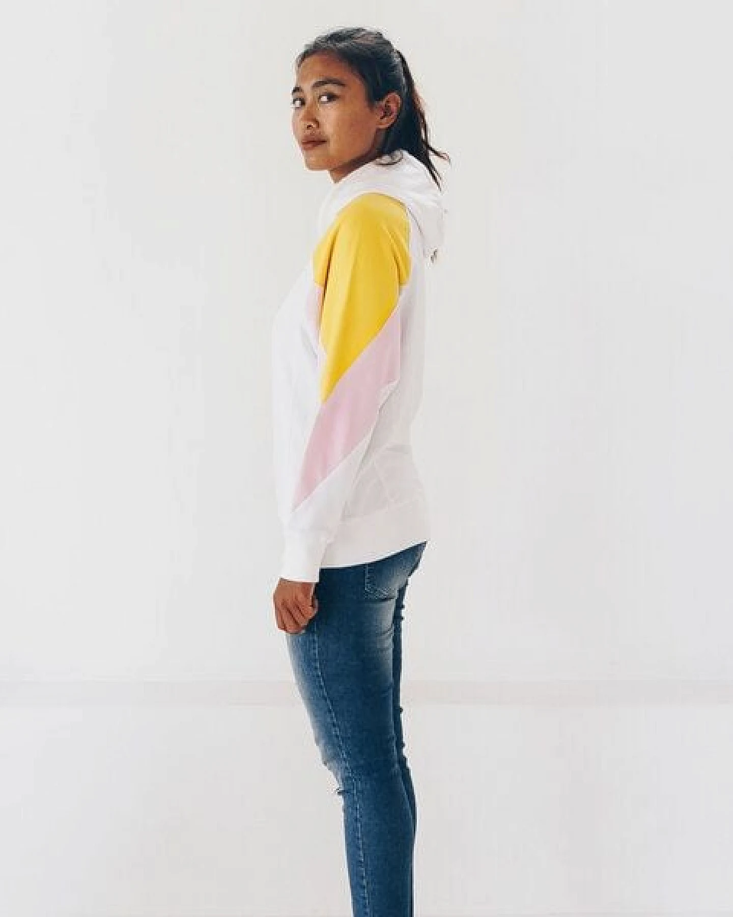 The Driftwood Tales Sweatshirt aus Bio-Baumwolle, Bio-Restmaterial und gewöhnlichen Resttextilien – Ansicht 3