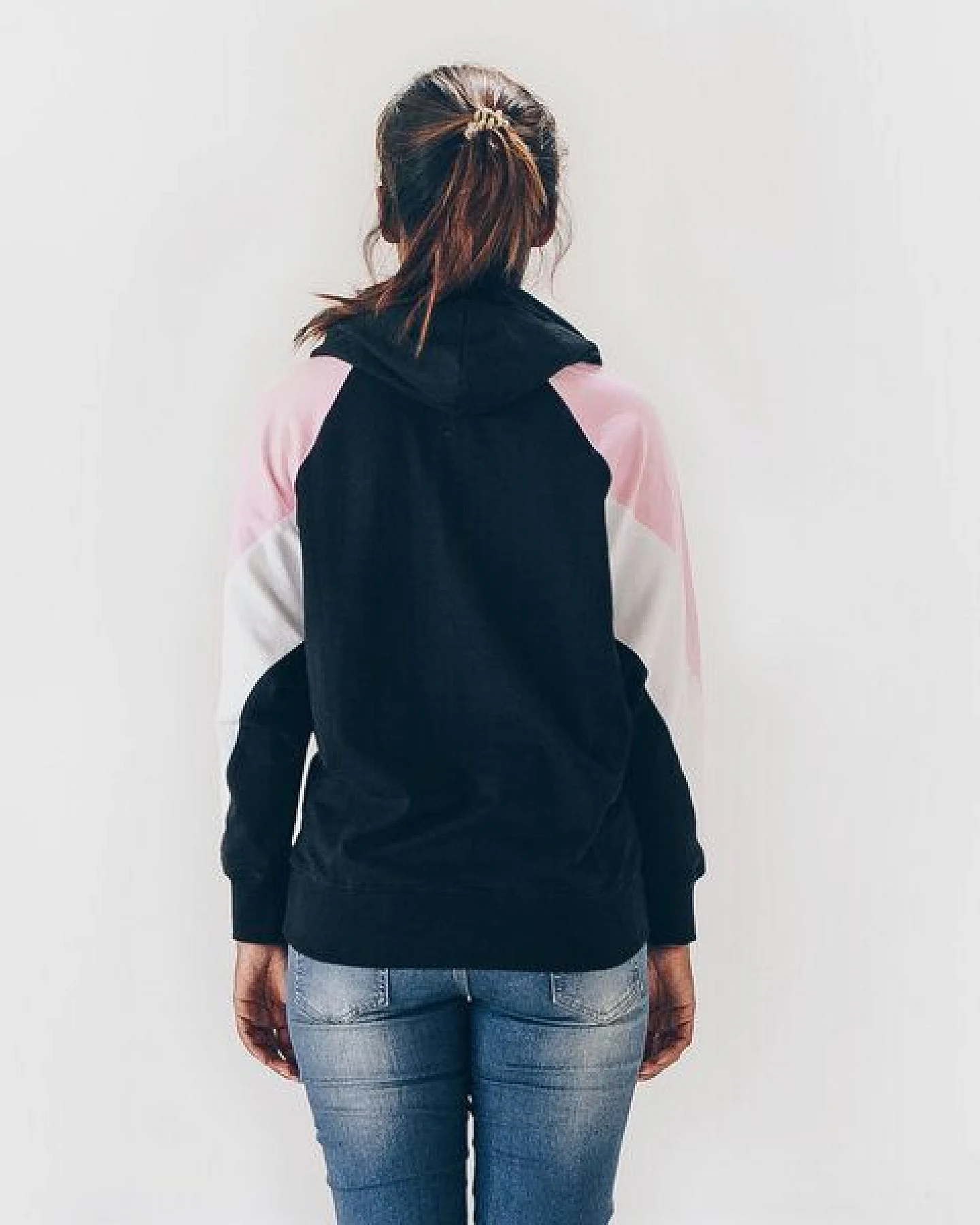 The Driftwood Tales Sweatshirt aus Bio-Baumwolle, Bio-Restmaterial und gewöhnlichen Resttextilien – Ansicht 2