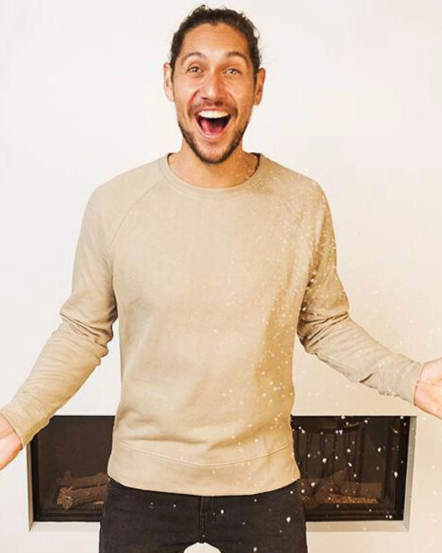 The Driftwood Tales Beiges Sweatshirt aus Bio-Baumwolle und recyceltem Polyester – Ansicht 2