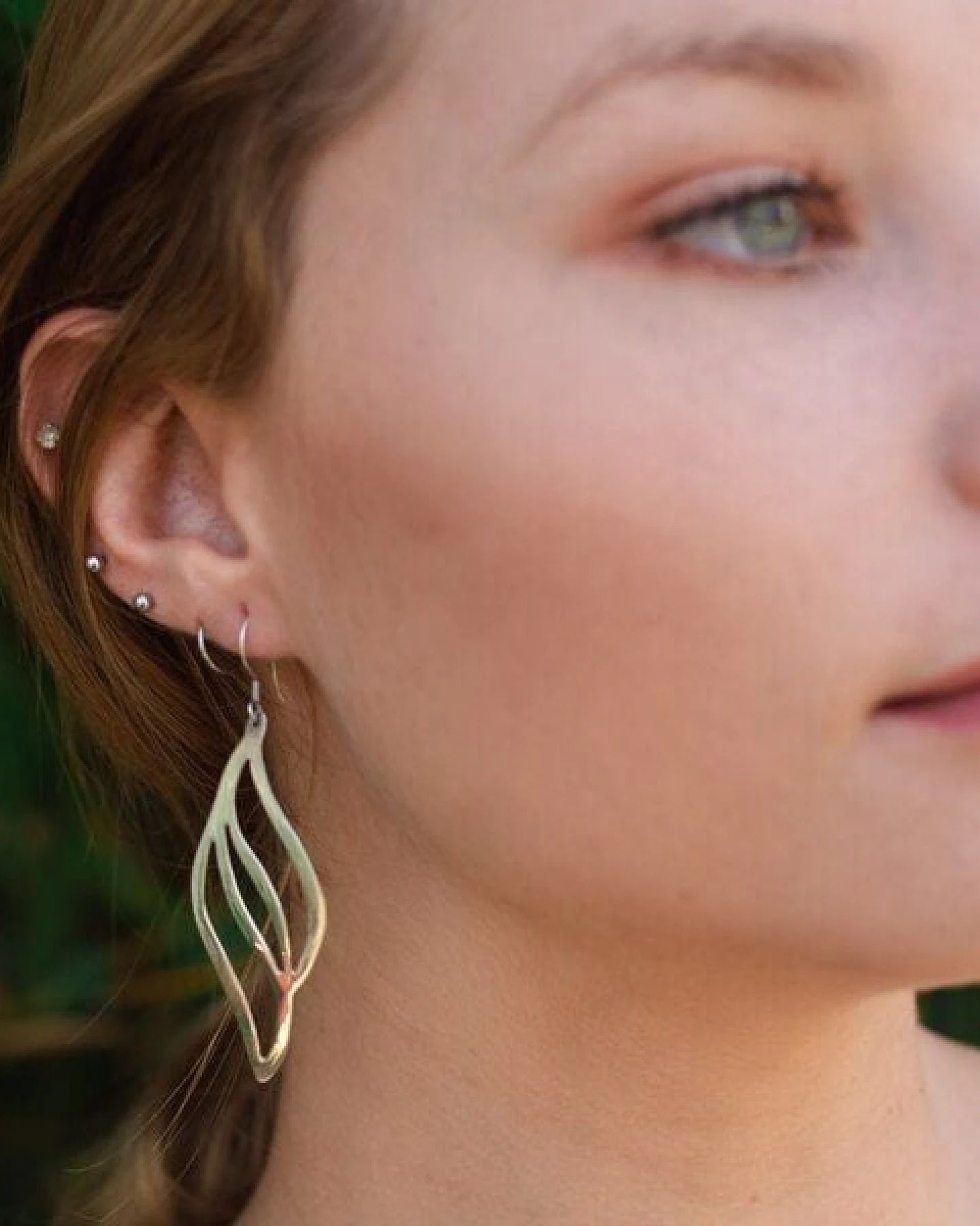 pakilia Ohrringe Silber Flamme sustainable minimalistisch handmade Fair-Trade – Ansicht 4
