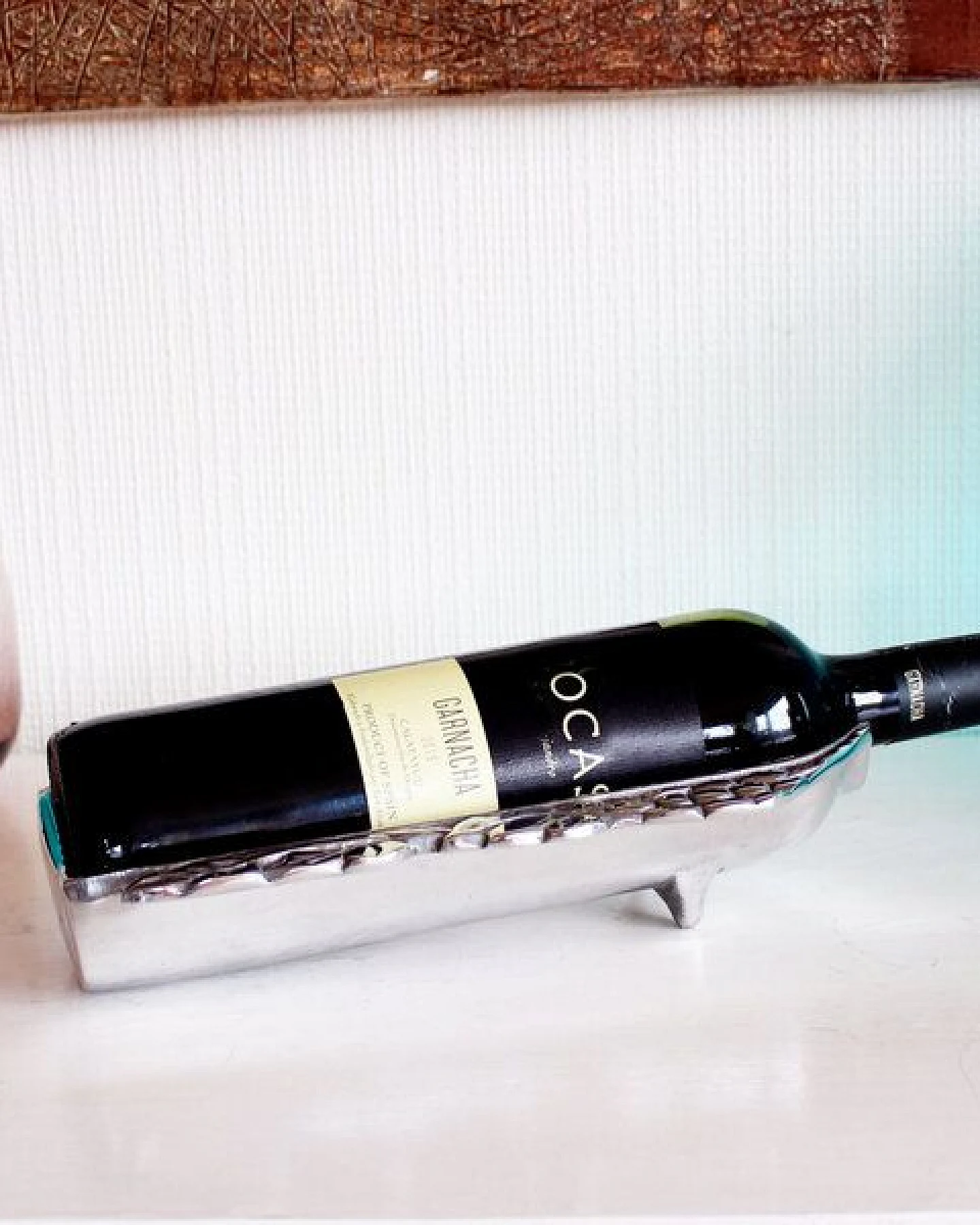 Mitienda Shop Weinflaschenhalter aus Zinn "Wine Leaf" – Ansicht 3