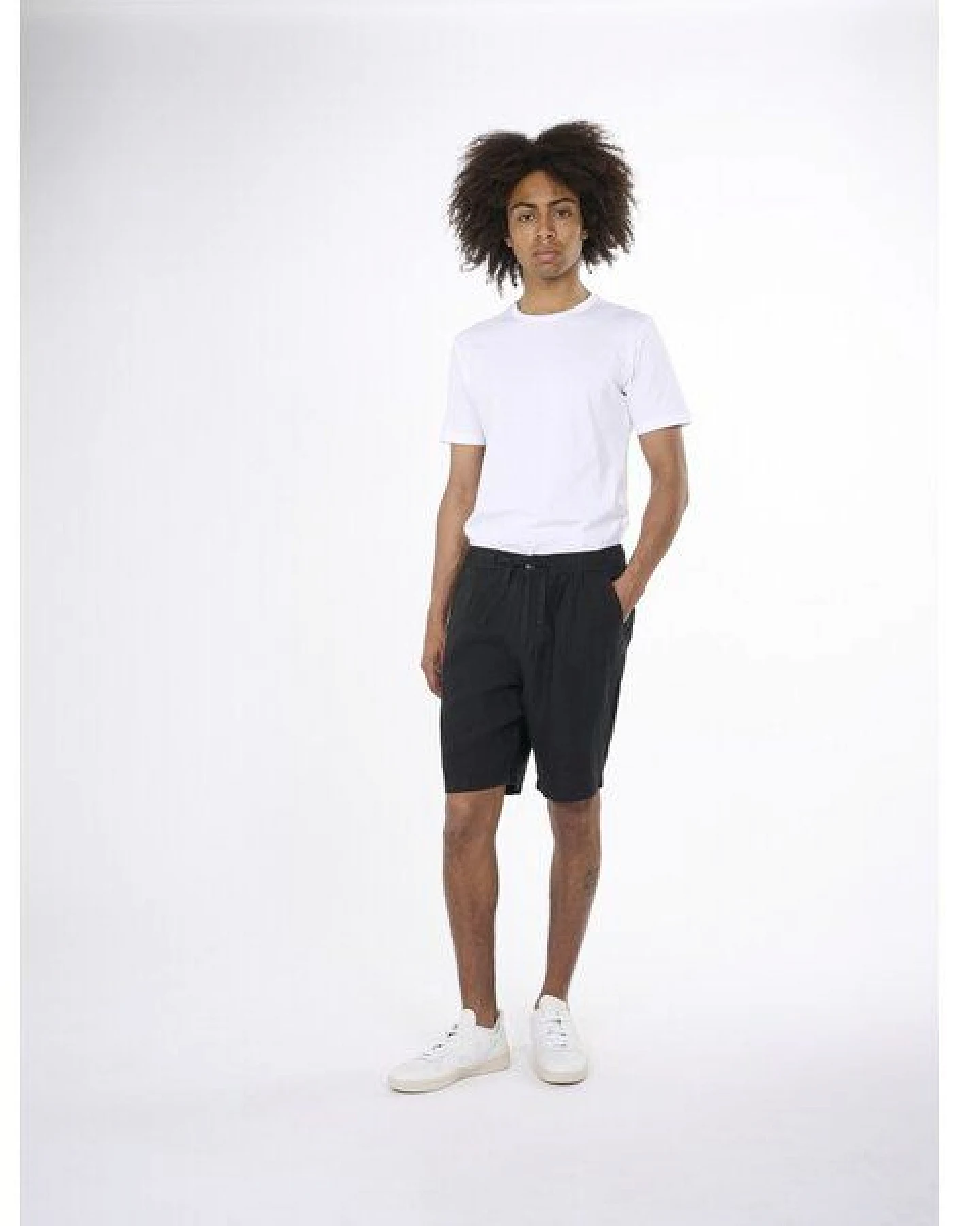 KnowledgeCotton Apparel Leinenshorts - Loose linen shorts - VEGAN - aus Bio-Leinen – Ansicht 2