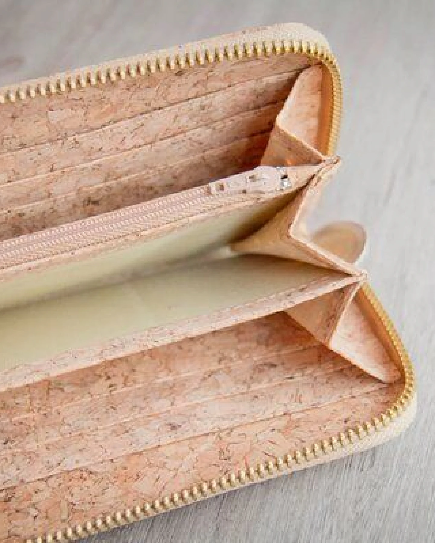 BY COPALA Portemonnaie - Vegan Cork Wallet, Brieftasche aus Kork mit Zipper – Ansicht 2