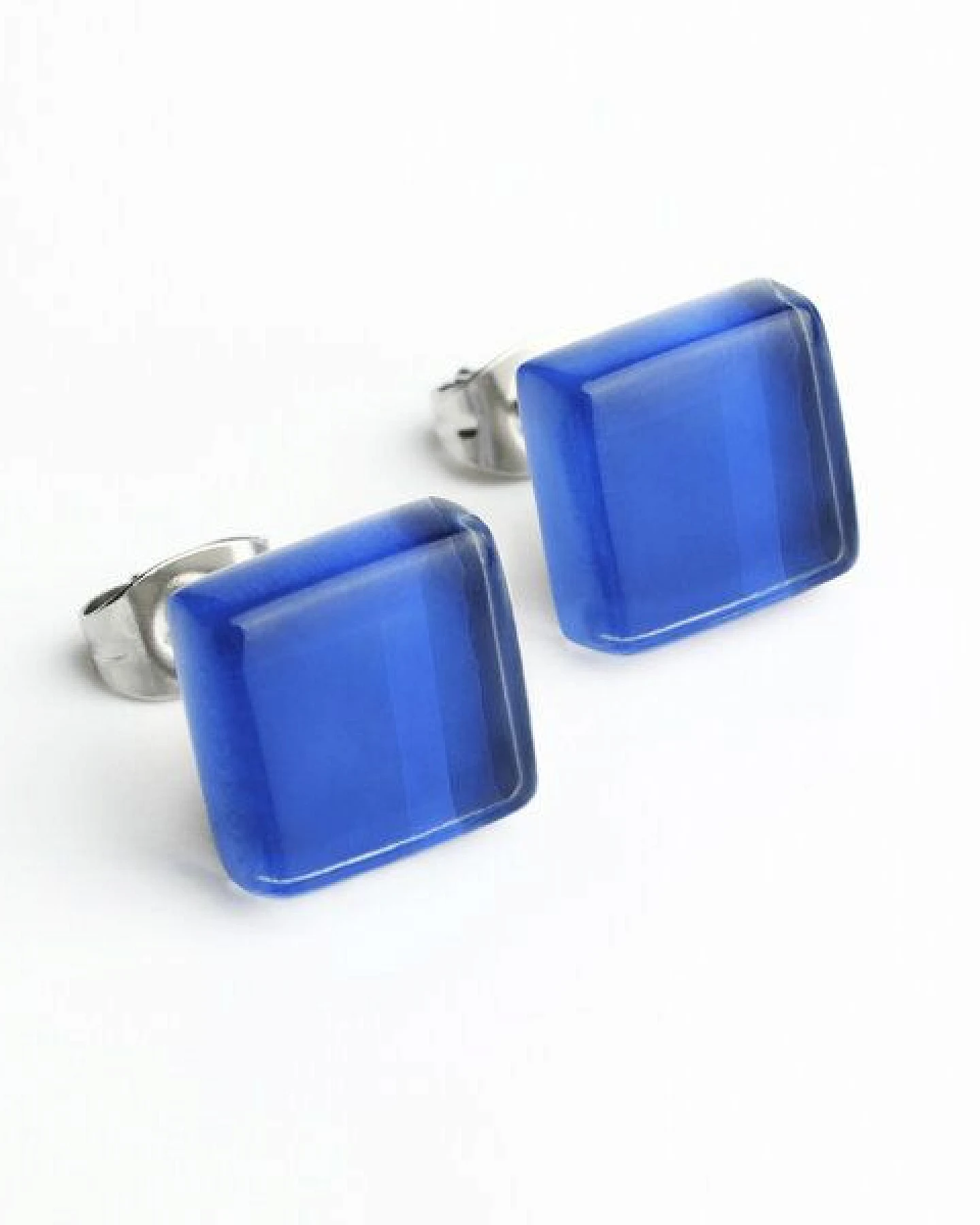 ALEXASCHA Minimalistische Ohrstecker, klein, aus Glas – Ansicht 2