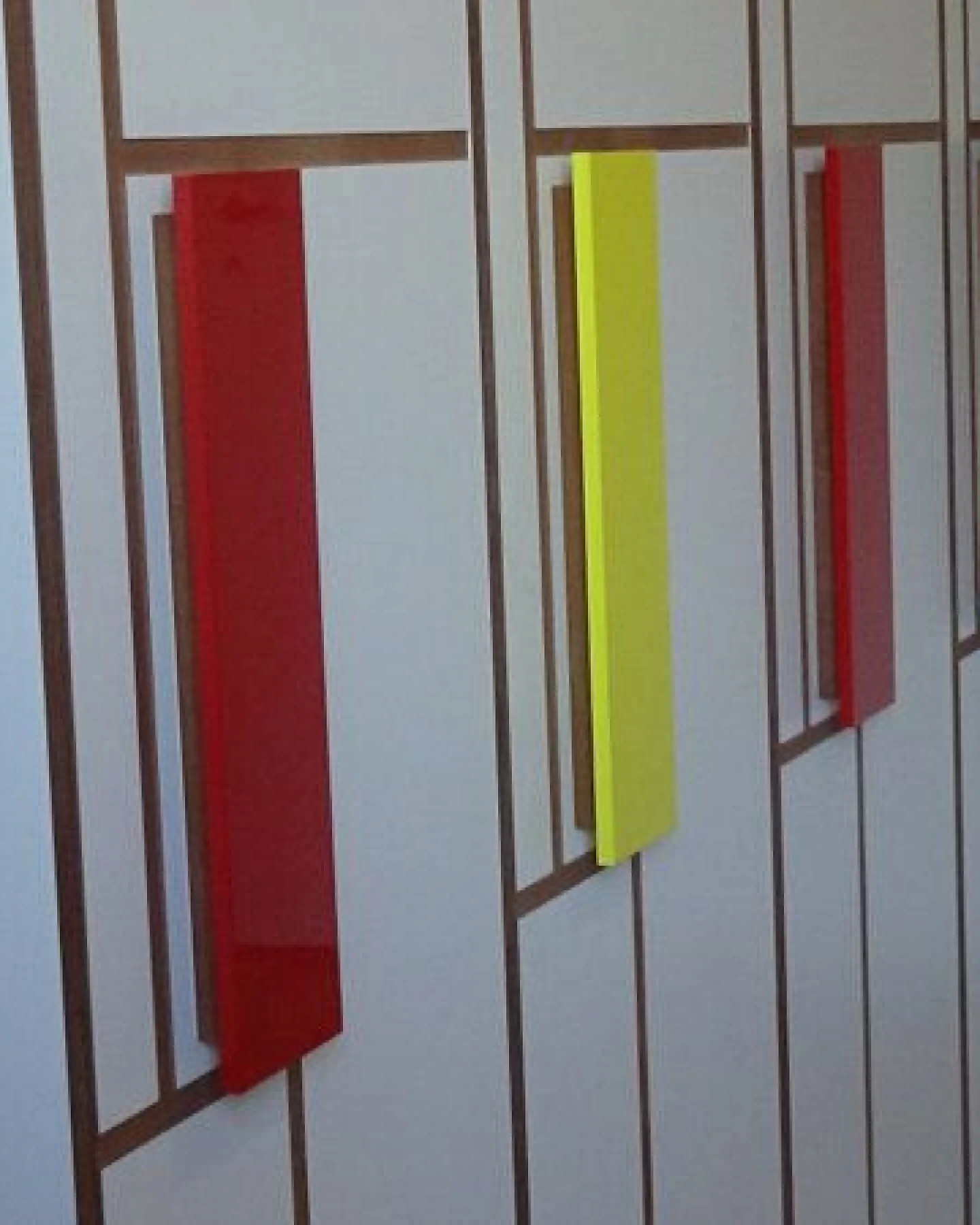 purista Schrank Piet mit bunten Griffen – Ansicht 2