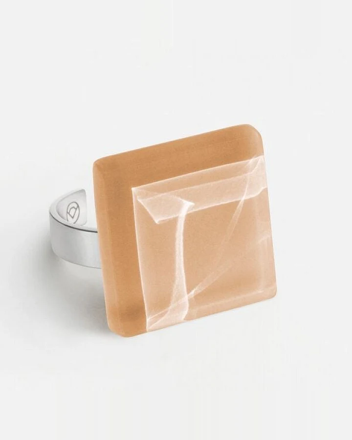 ALEXASCHA Geometrischer Statement Ring aus Glas