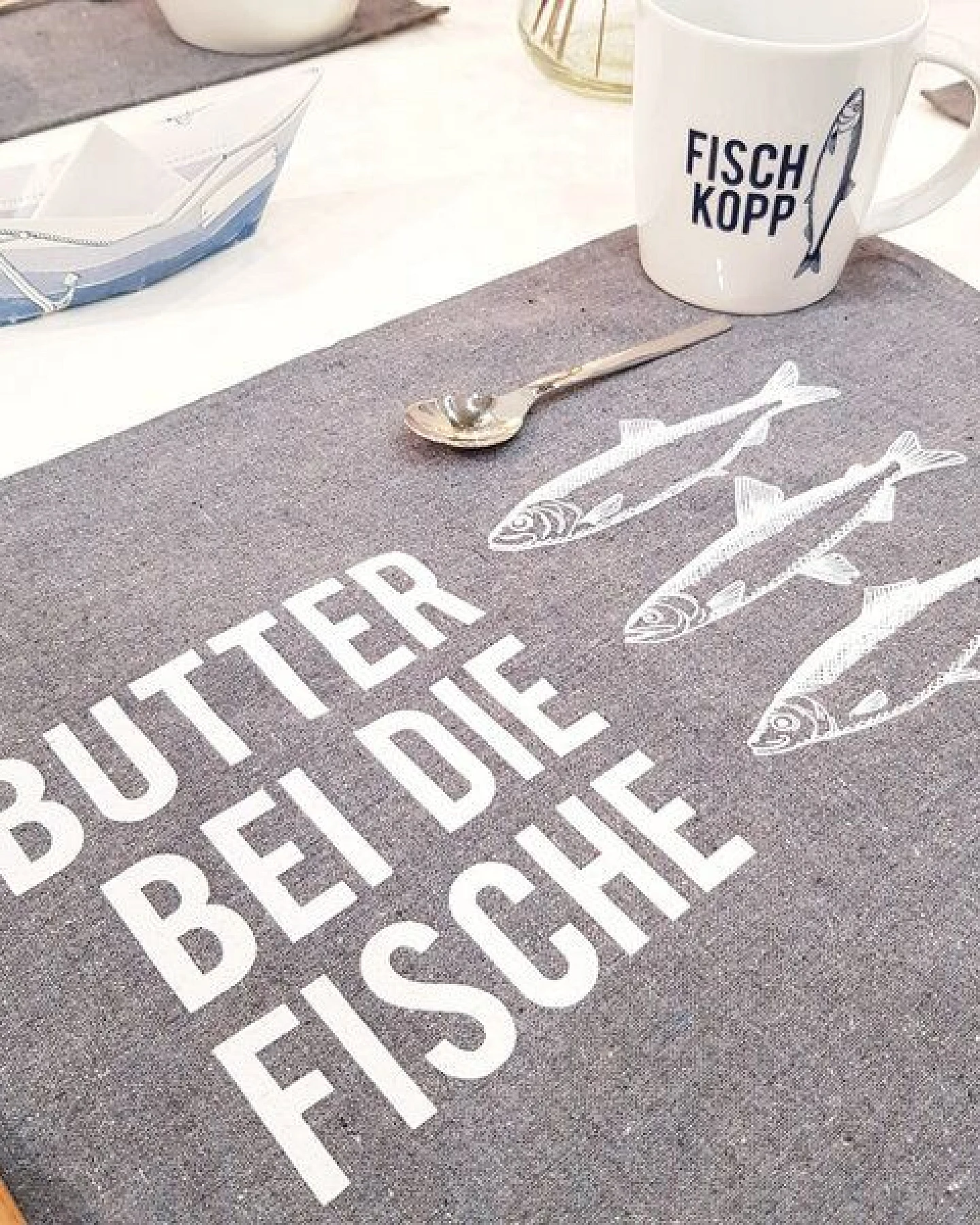 Bow & Hummingbird Tischset Butter bei die Fische – Ansicht 2