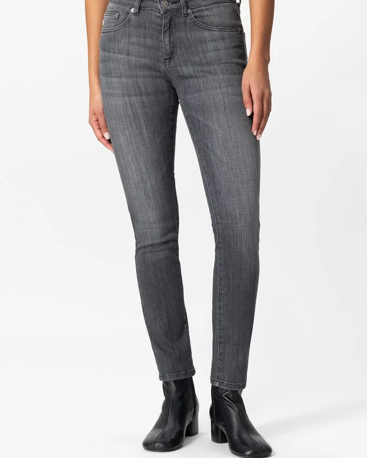 MUD Jeans Damen vegan Jeans Low Slim Faye Authentic Schwarz