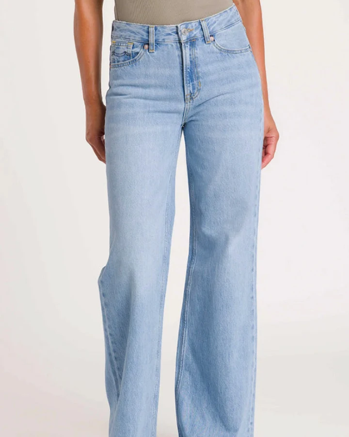 Kings of Indigo Damen vegan Jeans Jane Relaxed Flare Blau