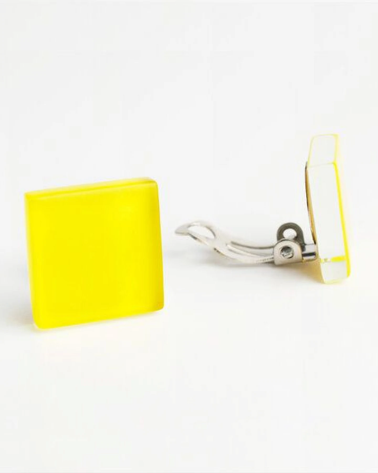 ALEXASCHA Minimalistische Ohrclips aus Glas – Ansicht 2