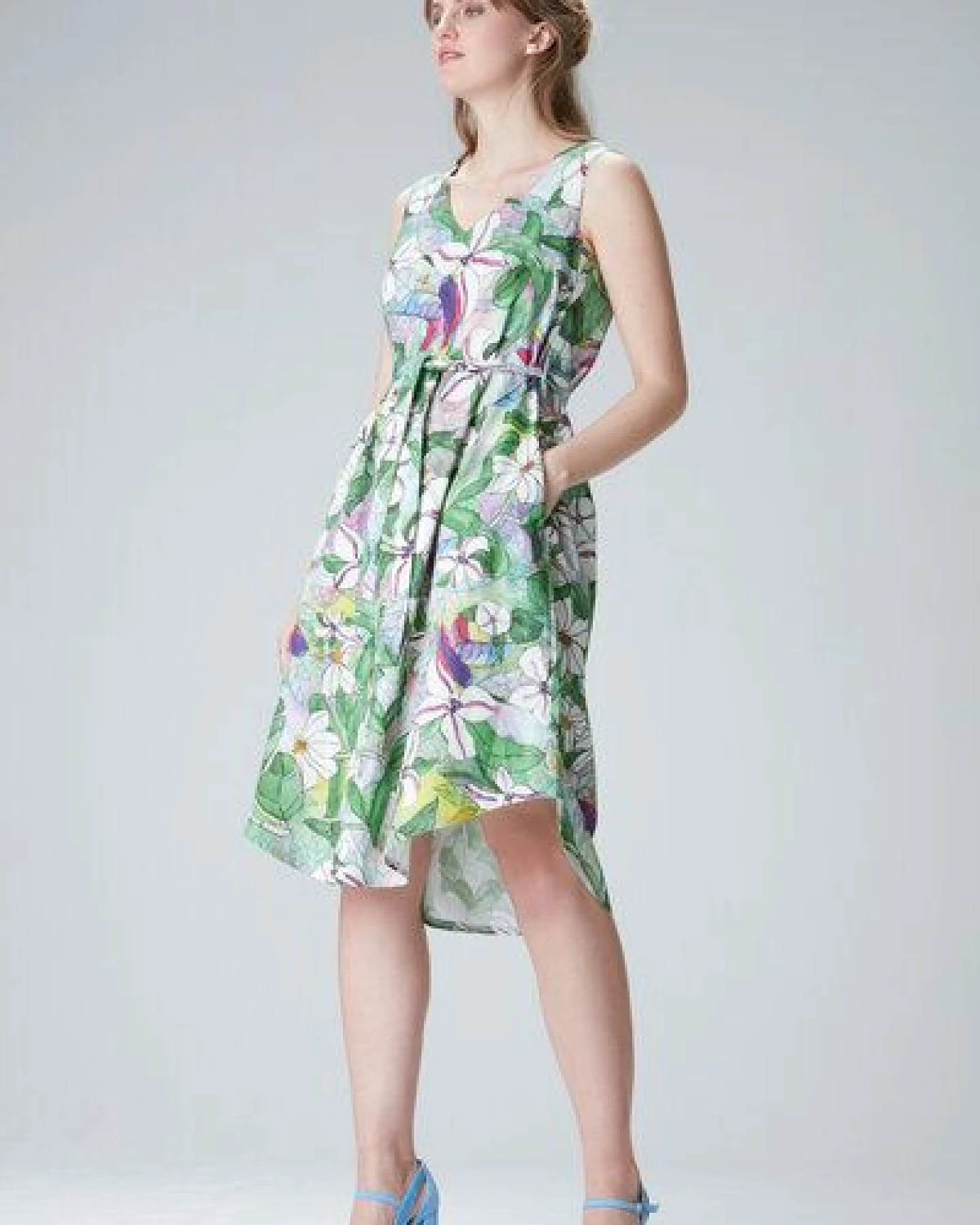 Studio Hertzberg Blumenkleid mit V-Ausschnitt "Lot-taa" – Ansicht 3