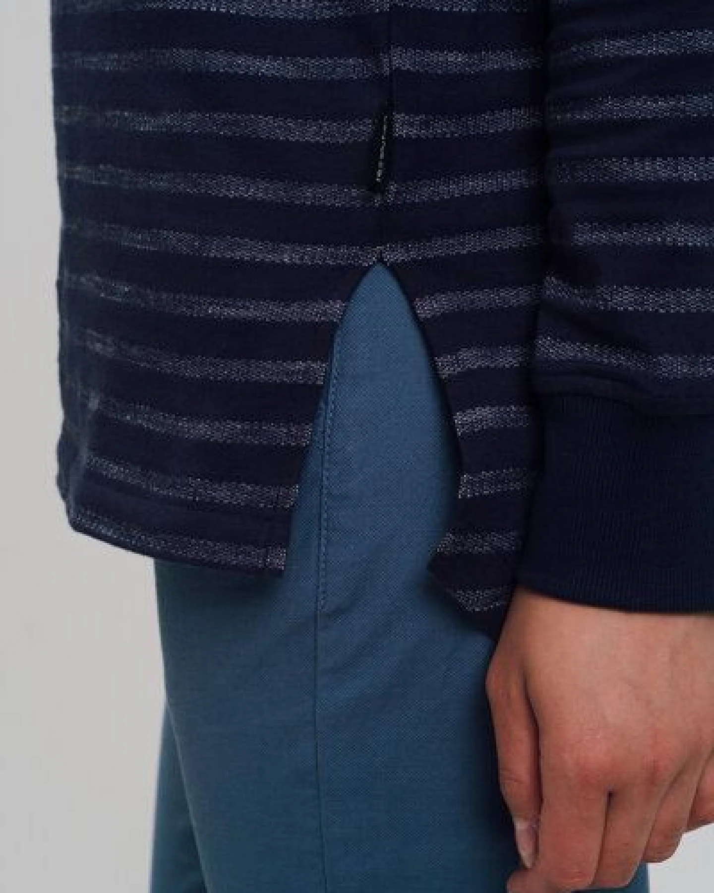 recolution Longfitted Hoodie #STRIPES dunkelblau – Ansicht 4