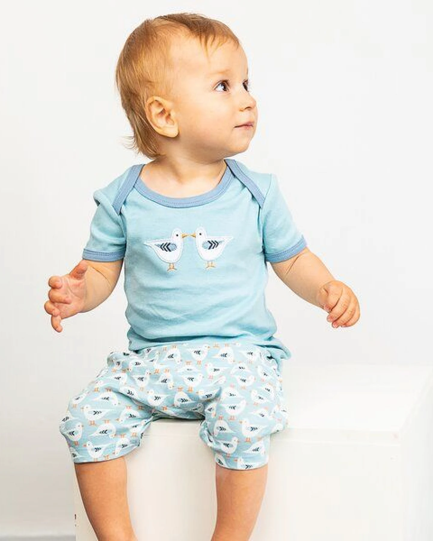 Sense Organics & friends in cooperation with GARY MASH Babyshirt mit Applikation – Ansicht 2