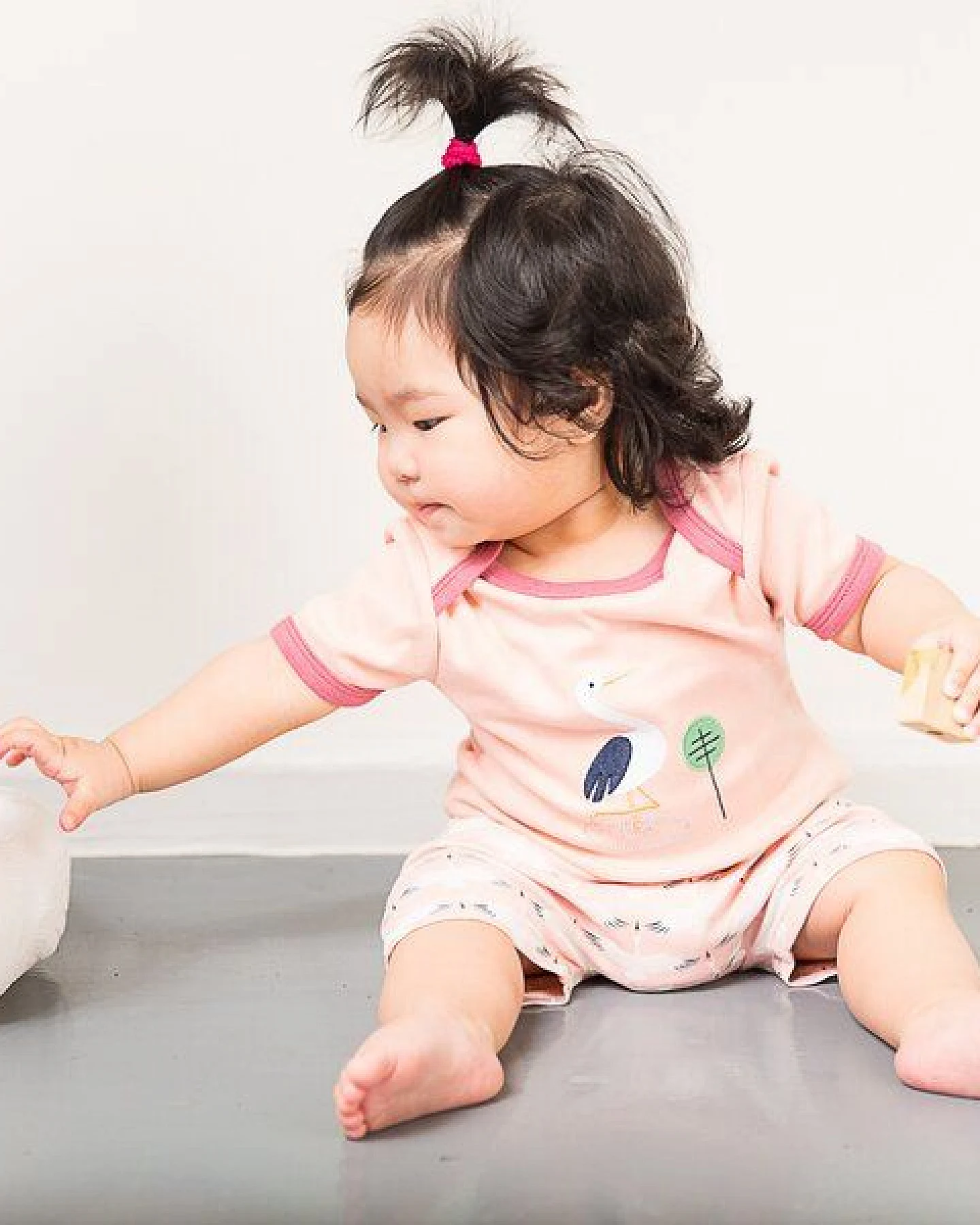 Sense Organics & friends in cooperation with GARY MASH Babyshirt mit Applikation – Ansicht 2