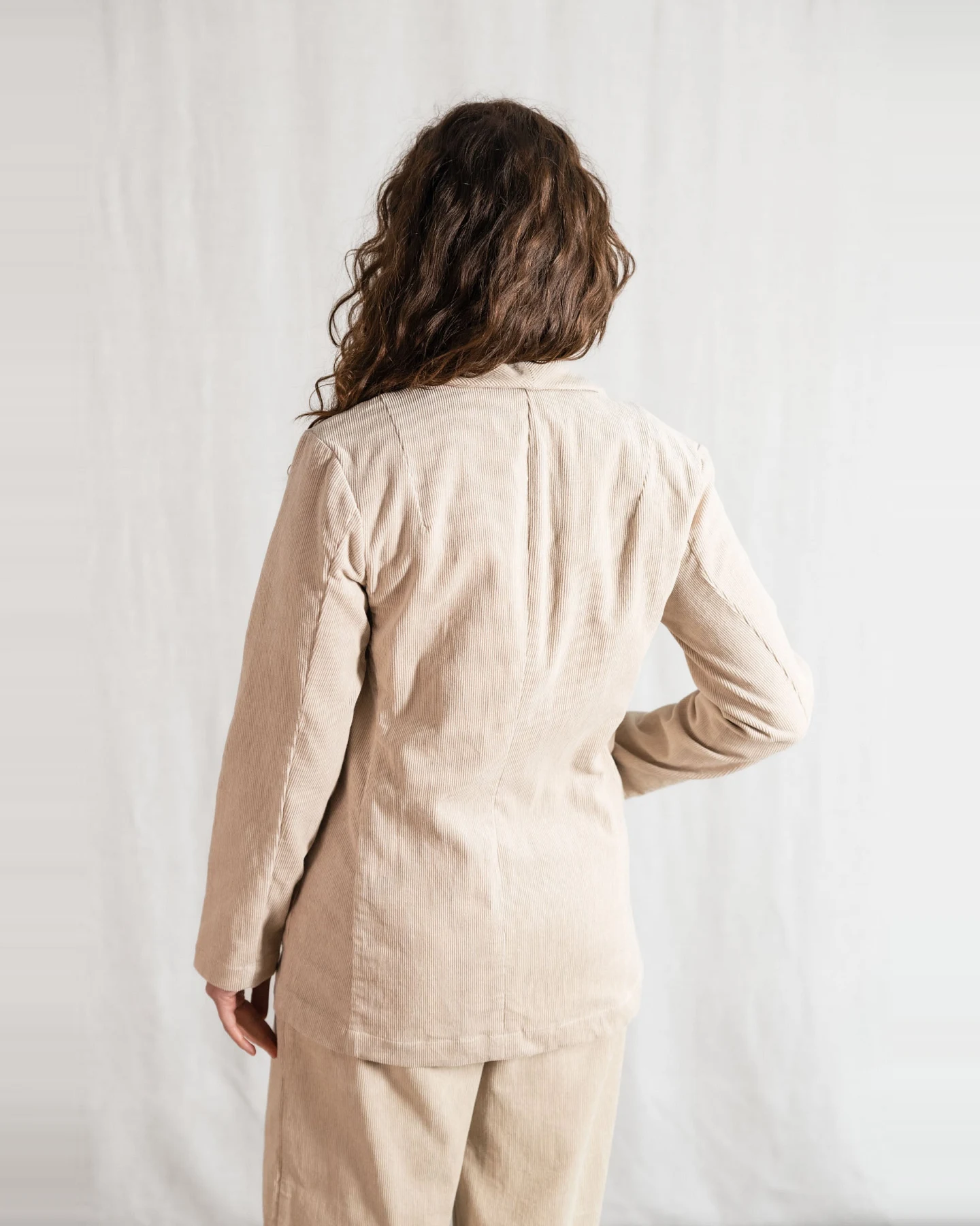 Jyoti - Fair Works Damen vegan Blazer Sharad Beige – Ansicht 2