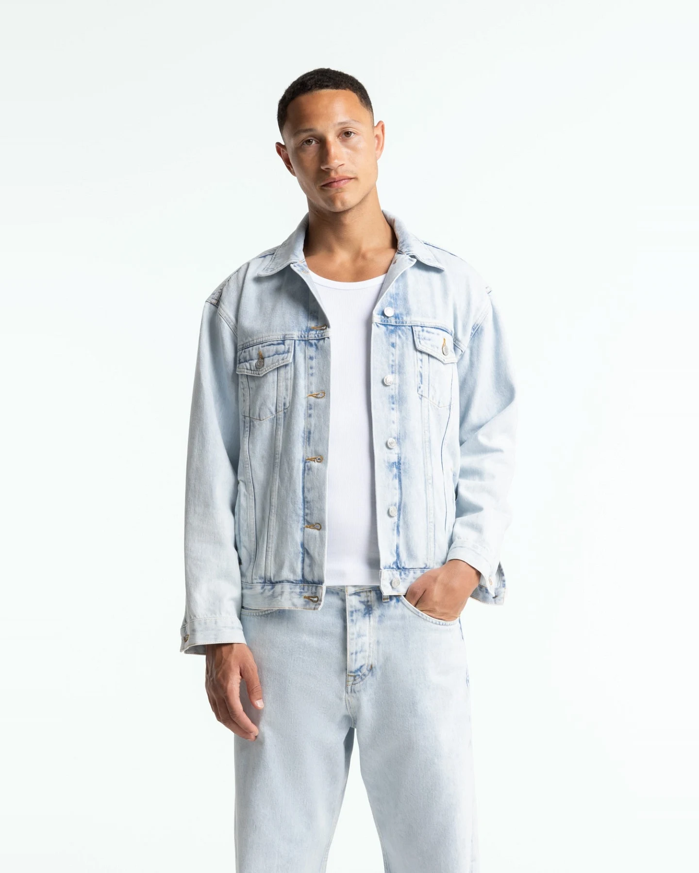 Kings of Indigo Herren vegan Jacke Unisex Murakami Chase Super Light Marble Blue – Ansicht 2
