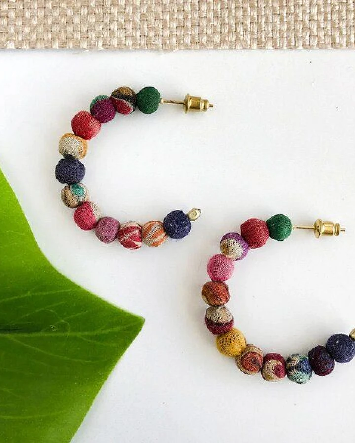 Worldfinds Kantha Ohrringe Mini Hoops