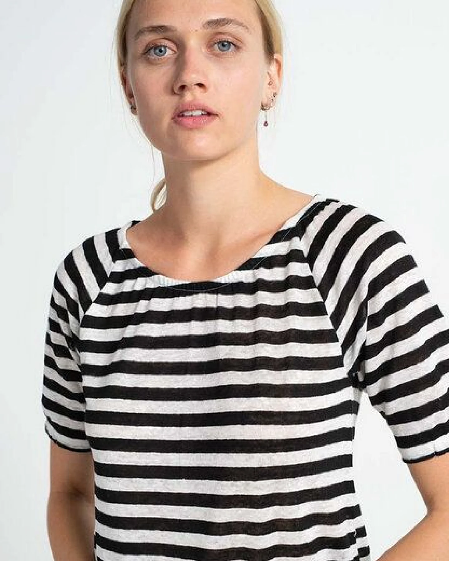 Alma & Lovis Ringel-Blusenshirt aus Leinen – Ansicht 2