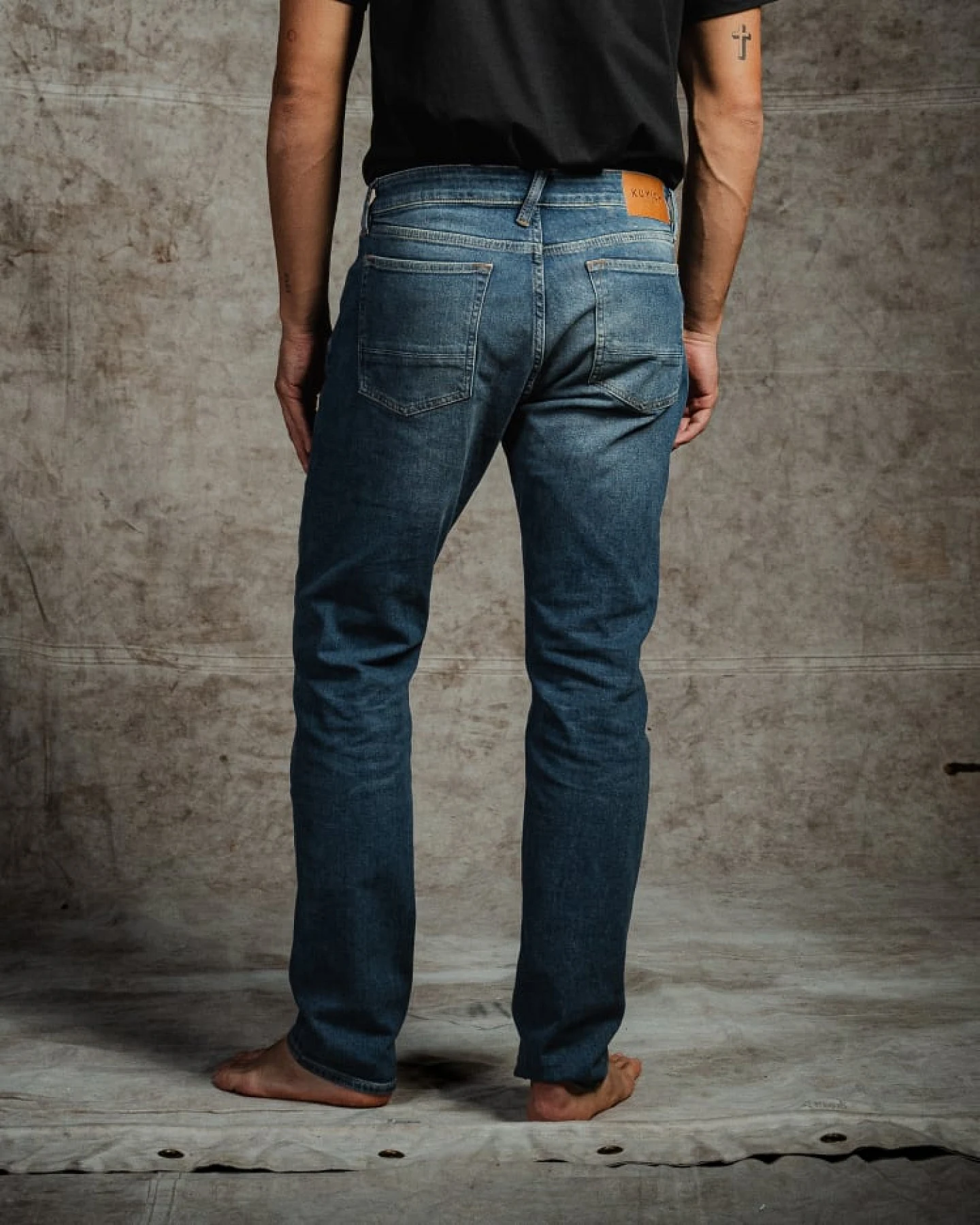 Kuyichi Herren vegan Jeans Jim Regular Slim Aged Indigo – Ansicht 2