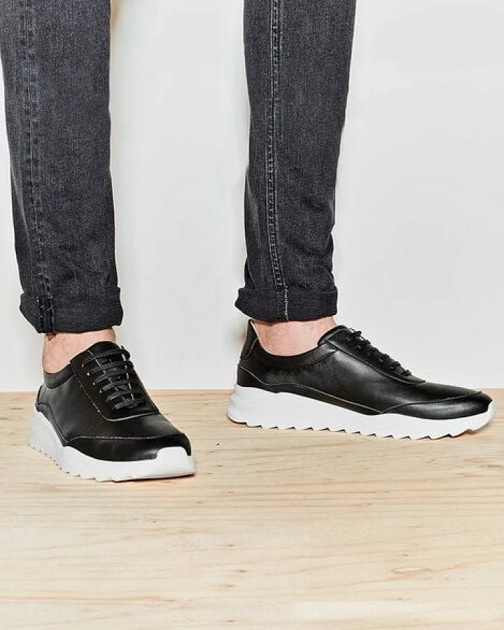 NINE TO FIVE #pedró veganer Sneaker, Herren Runner aus recycelter Mircofaser