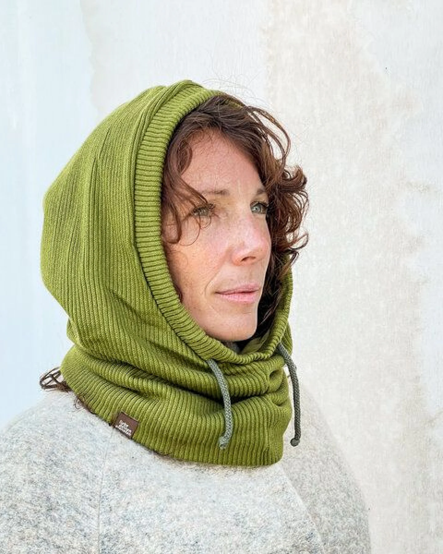 Liebe Deinen Planeten Bio Kapuzenschal Knit – Ansicht 3