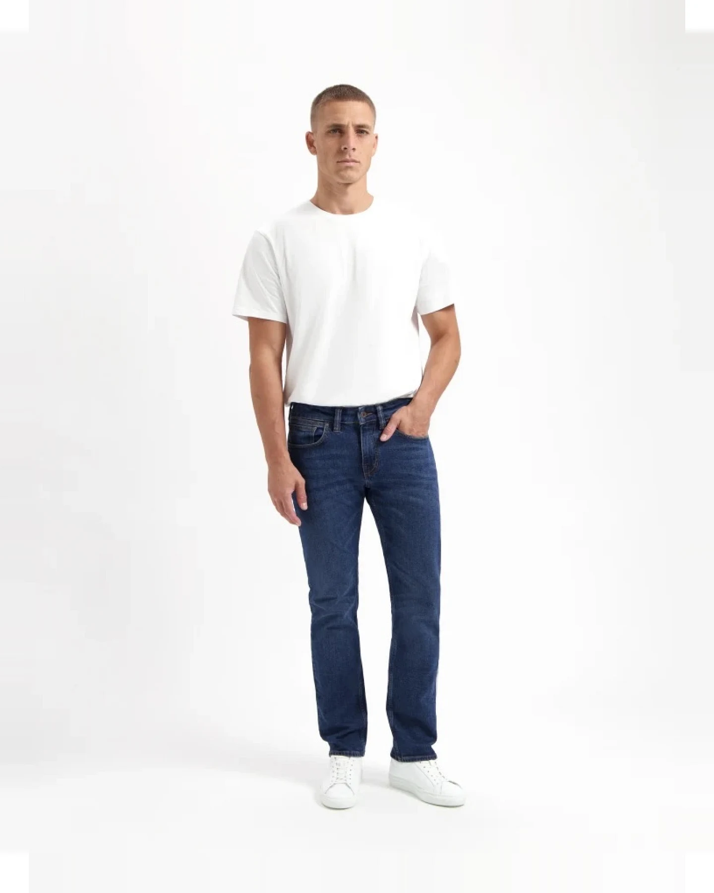 Kuyichi Herren vegan Jeans Nick Straight Basic Blau – Ansicht 2