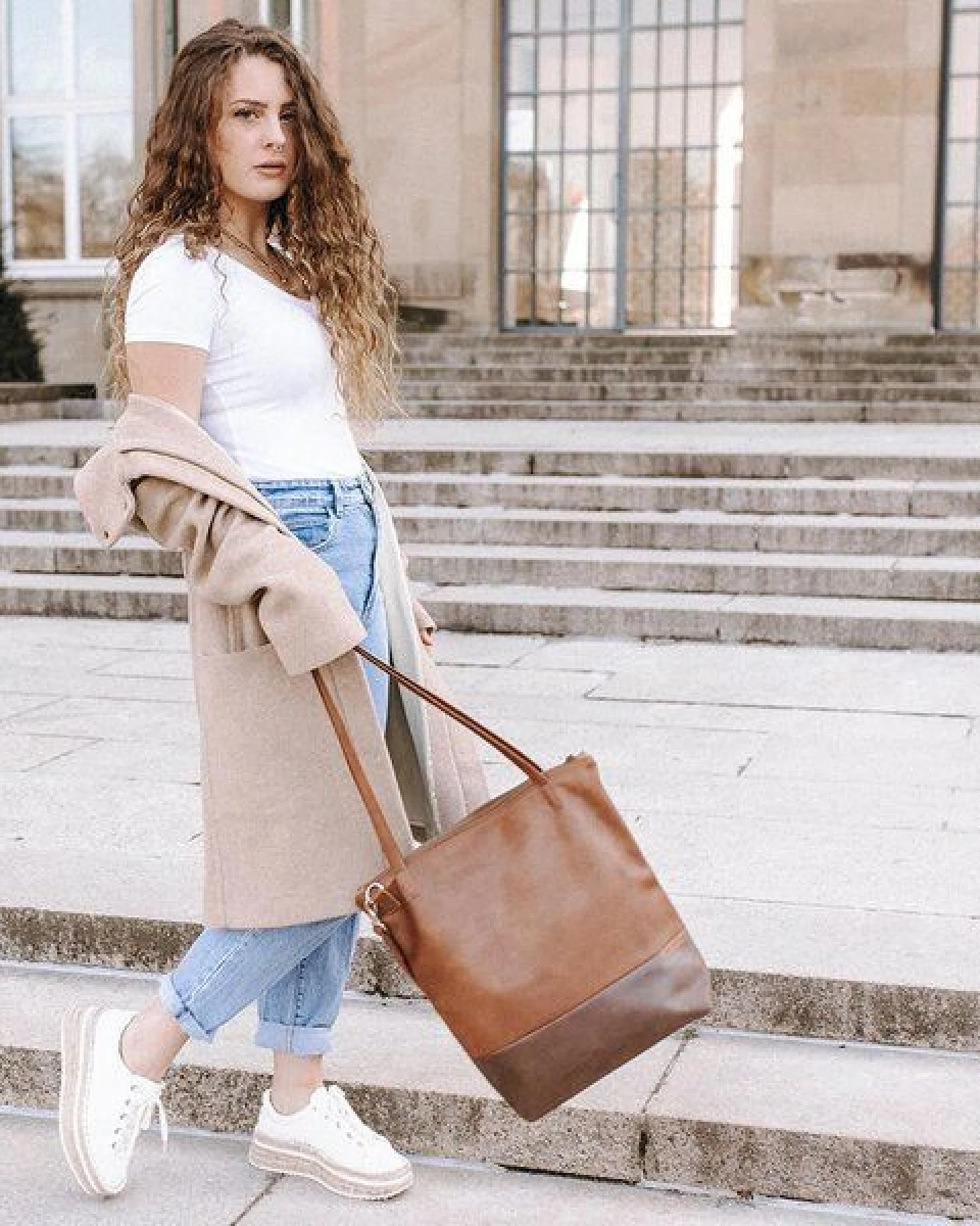 BOWLEANIES TASCHEN Shopper & Umhängetasche aus Lederfaserstoff mit Reißverschluss – Ansicht 2