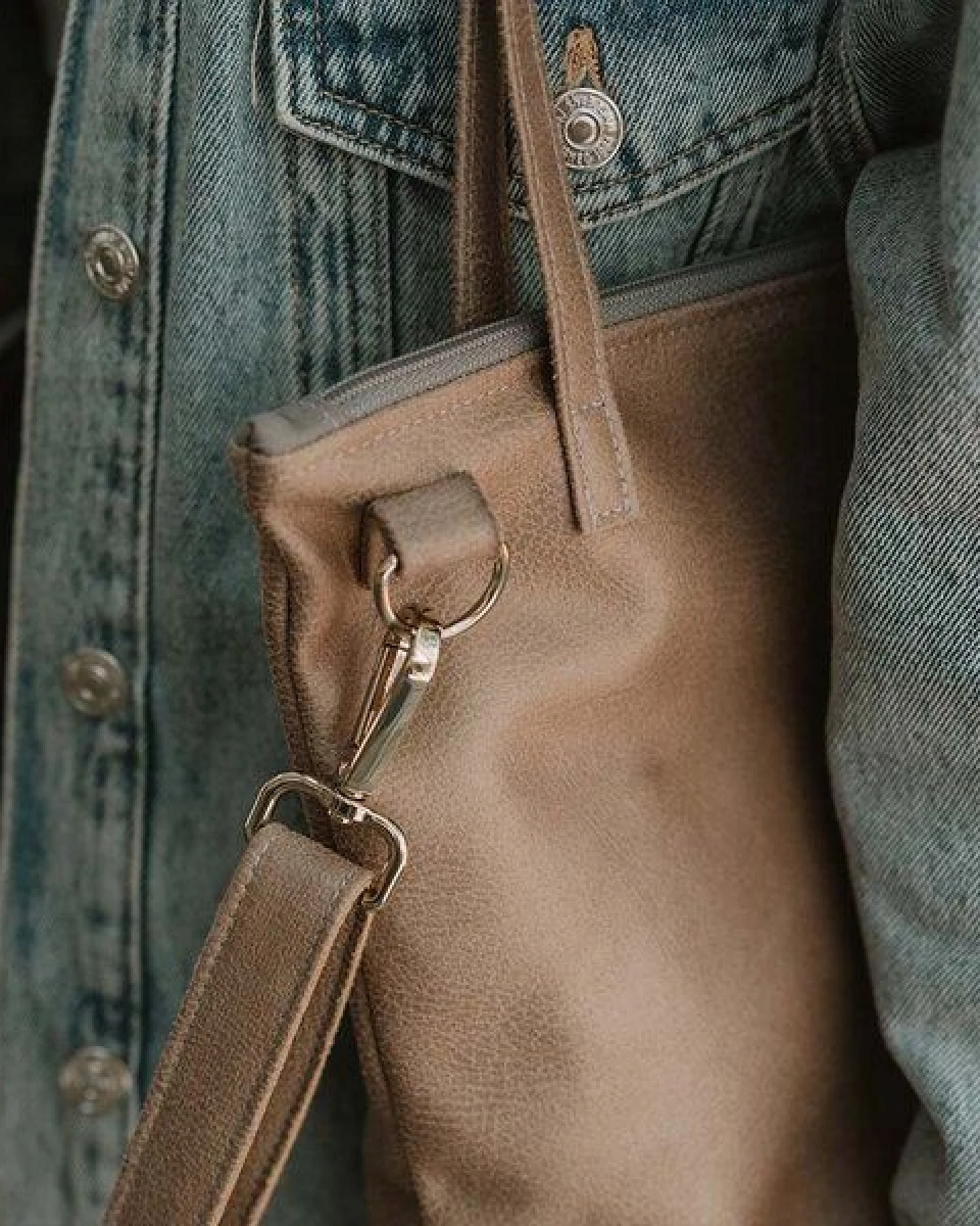BOWLEANIES TASCHEN Shopper & Umhängetasche aus Lederfaserstoff mit Reißverschluss – Ansicht 2