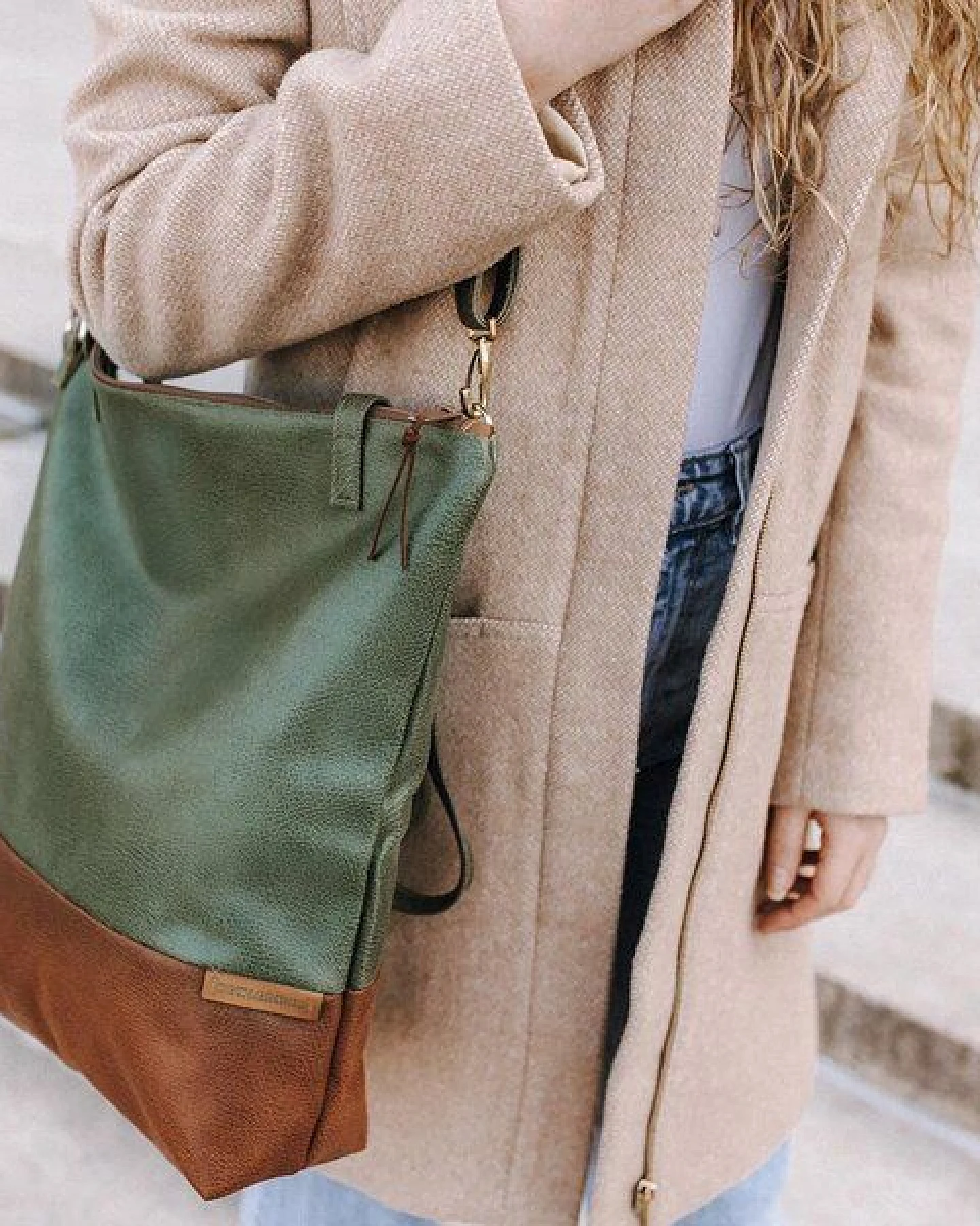 BOWLEANIES TASCHEN Shopper & Umhängetasche aus Lederfaserstoff mit Reißverschluss – Ansicht 3