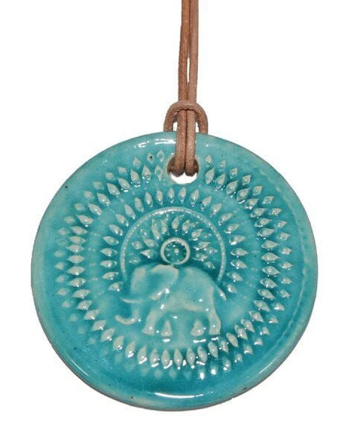 Schönes aus Indochina Schmuck aus Keramik, Medaillon Elefant, Lotus und Lebensbaum