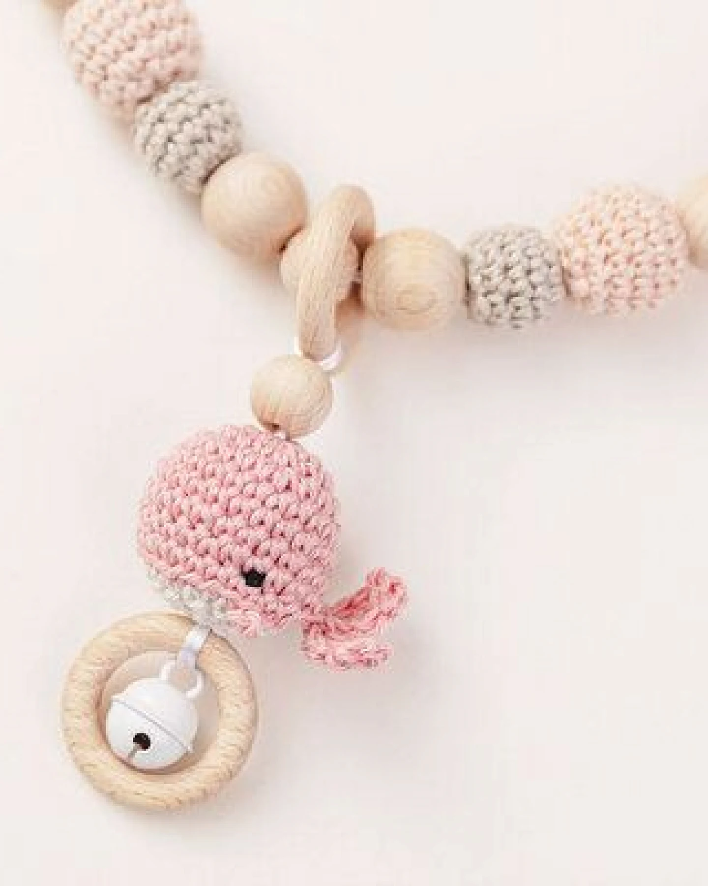 NoniKids Berlin Kinderwagenkette Holz *Amigurumi Wal Rassel* 3 Farben – Ansicht 3