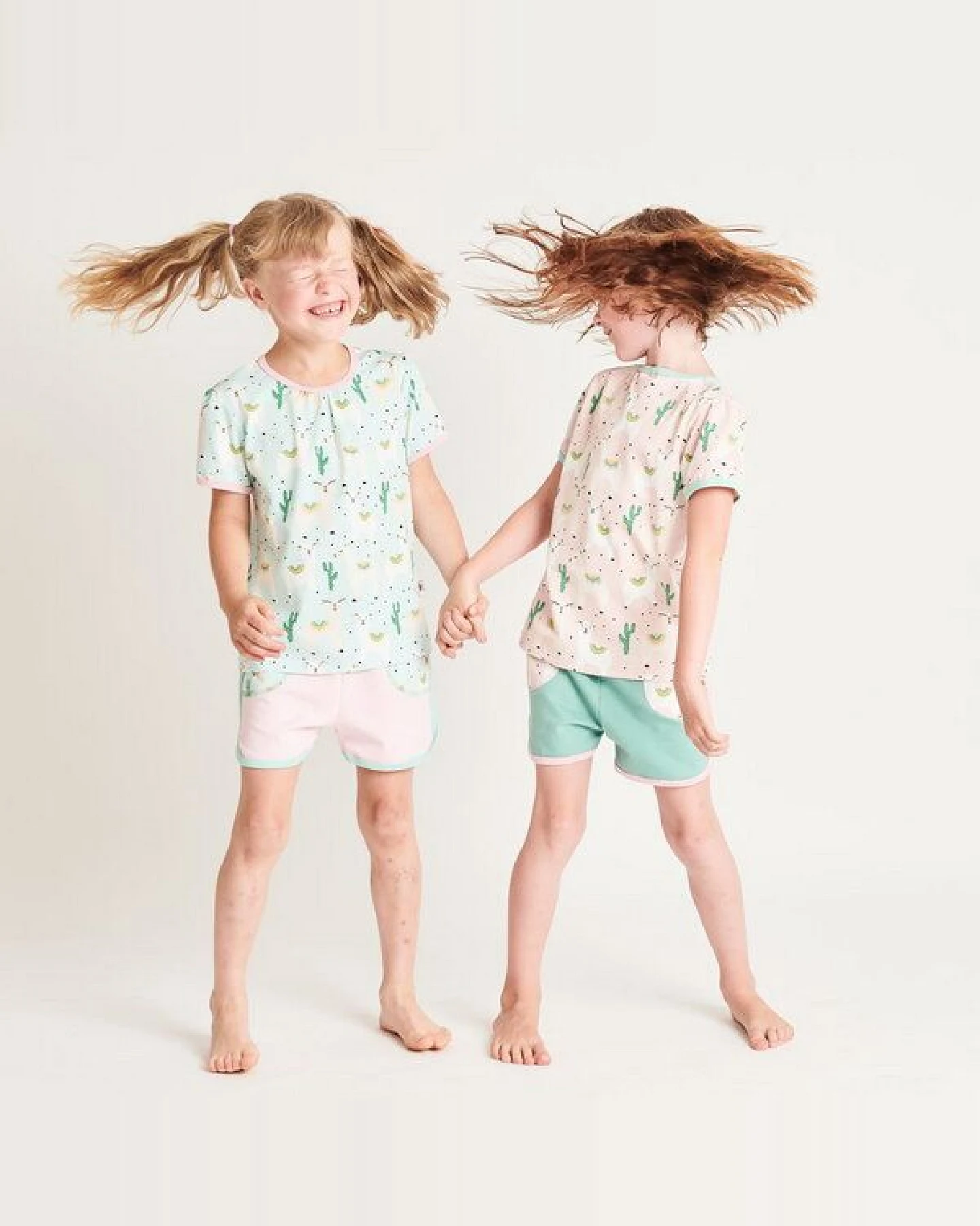 Cheeky Apple Shorts aus Bio-Baumwolle "Summersweat Zartrosa/Alpakas Türkis" – Ansicht 4