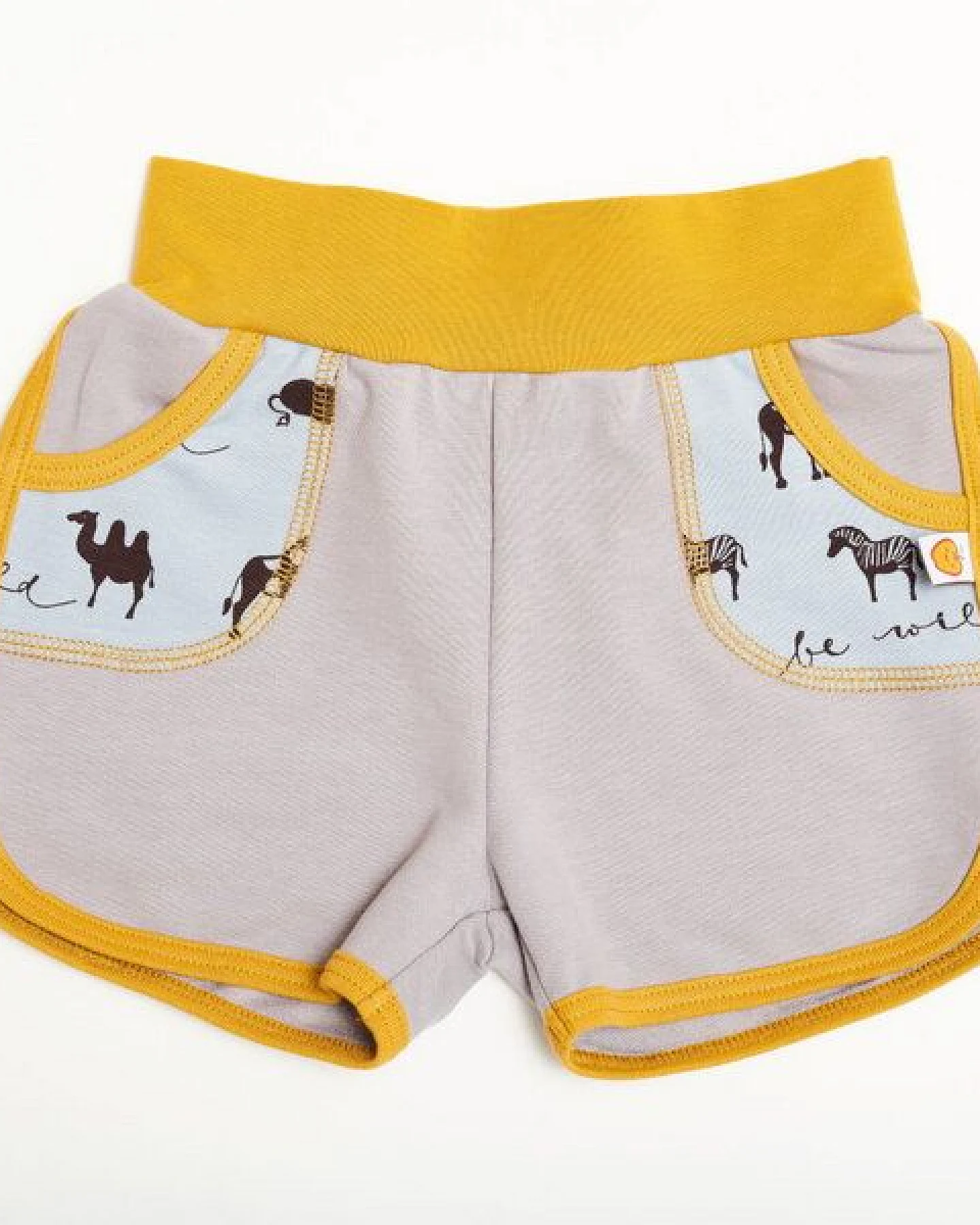 Cheeky Apple Shorts aus Bio-Baumwolle "Summersweat Grau/Be Wild" – Ansicht 2