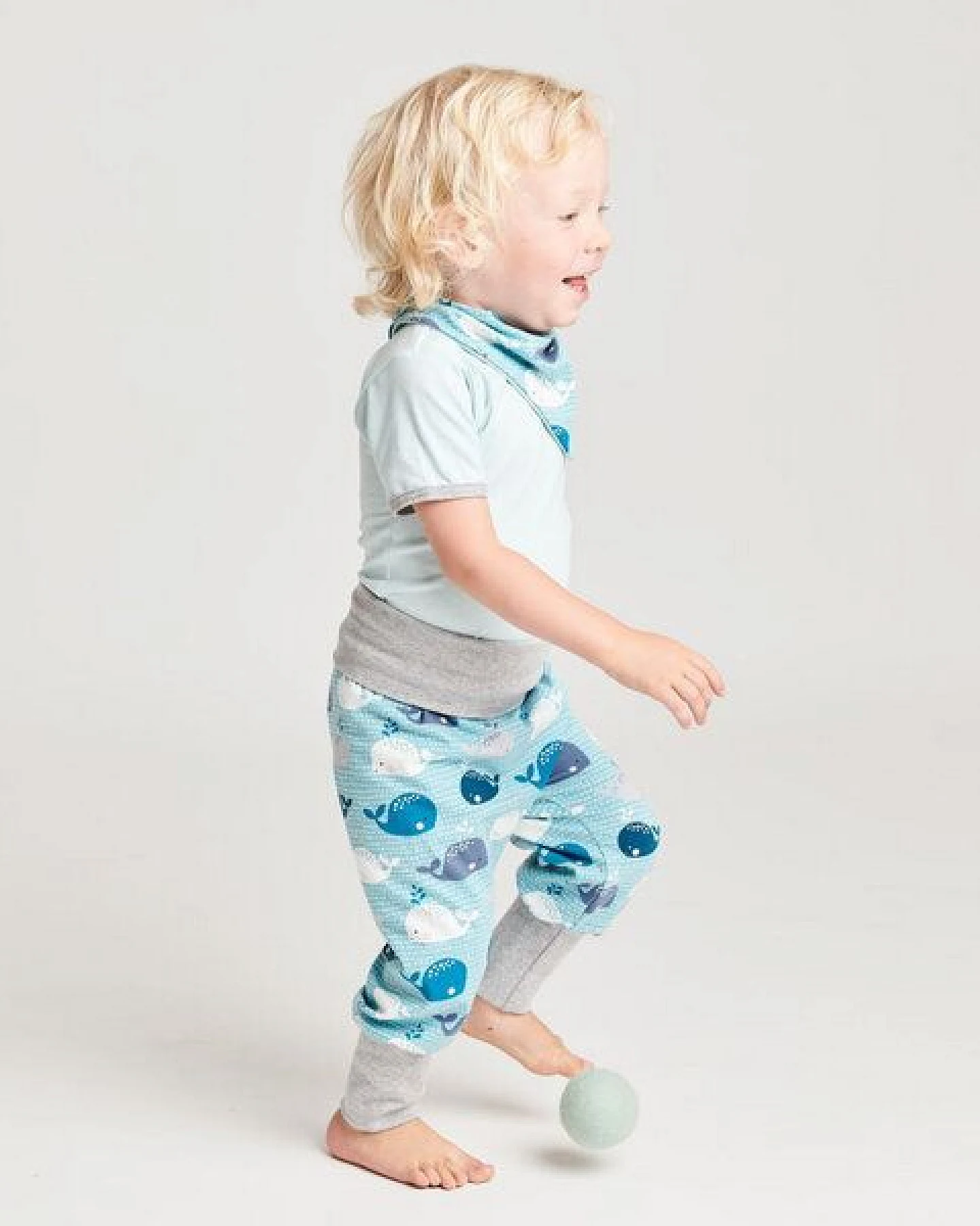 Cheeky Apple Pumphose aus Bio-Baumwolle "Wale" Blau/Zartrosa/Grau – Ansicht 4