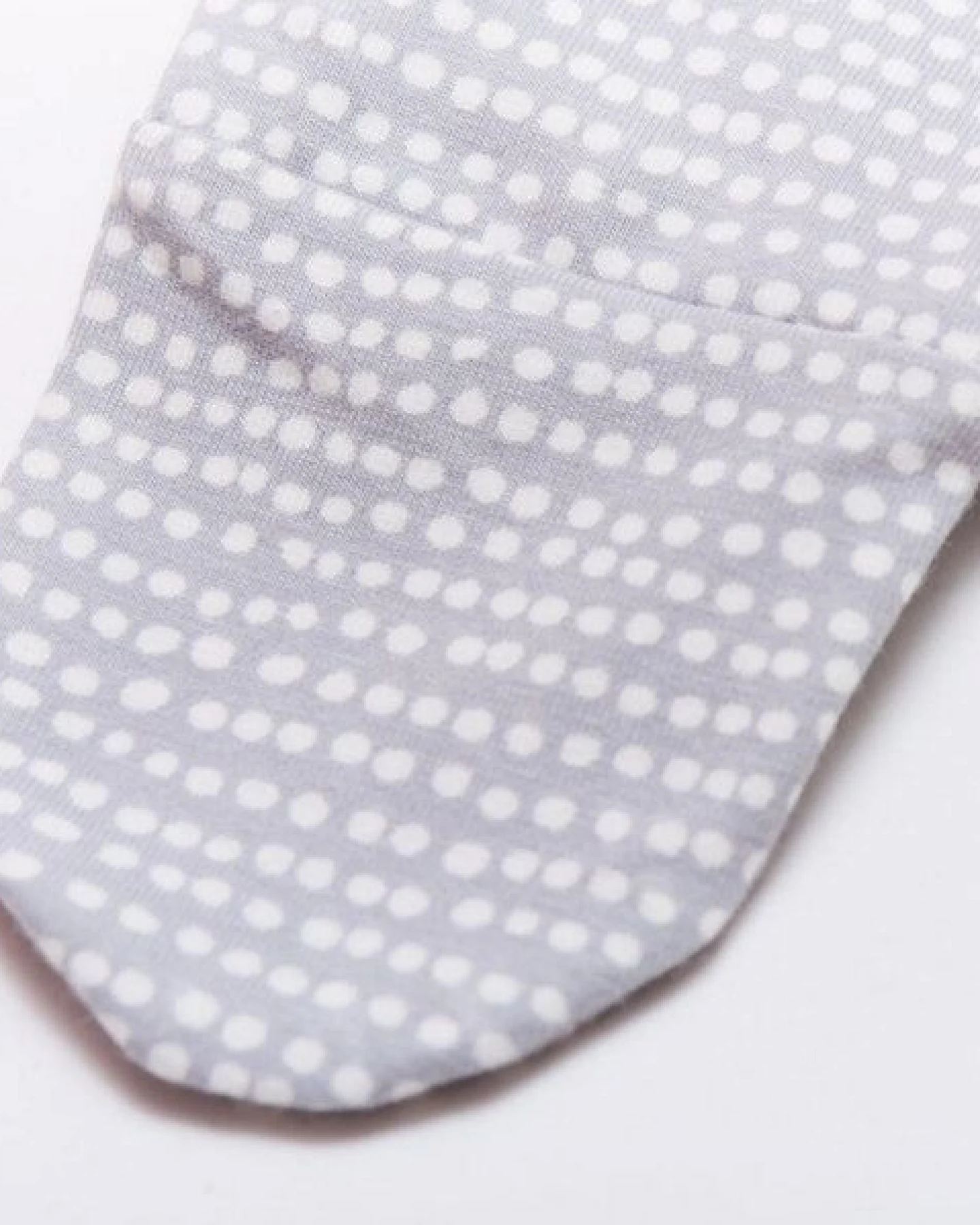 Cheeky Apple Strampelhose mit Füßen aus Bio-Baumwolle "Baby Basic Dotted Lines" Grau/Weiß – Ansicht 2