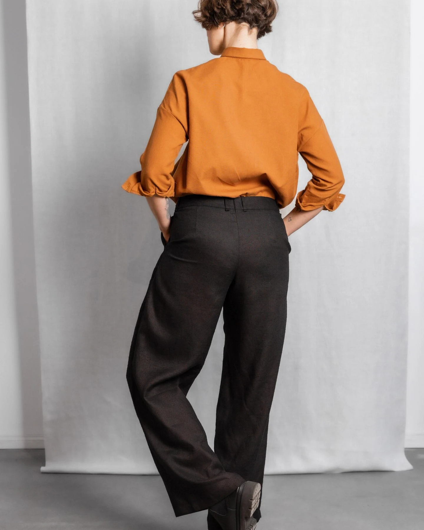 Jyoti Fair Works Damen vegan Hose Meghana Schwarz – Ansicht 2