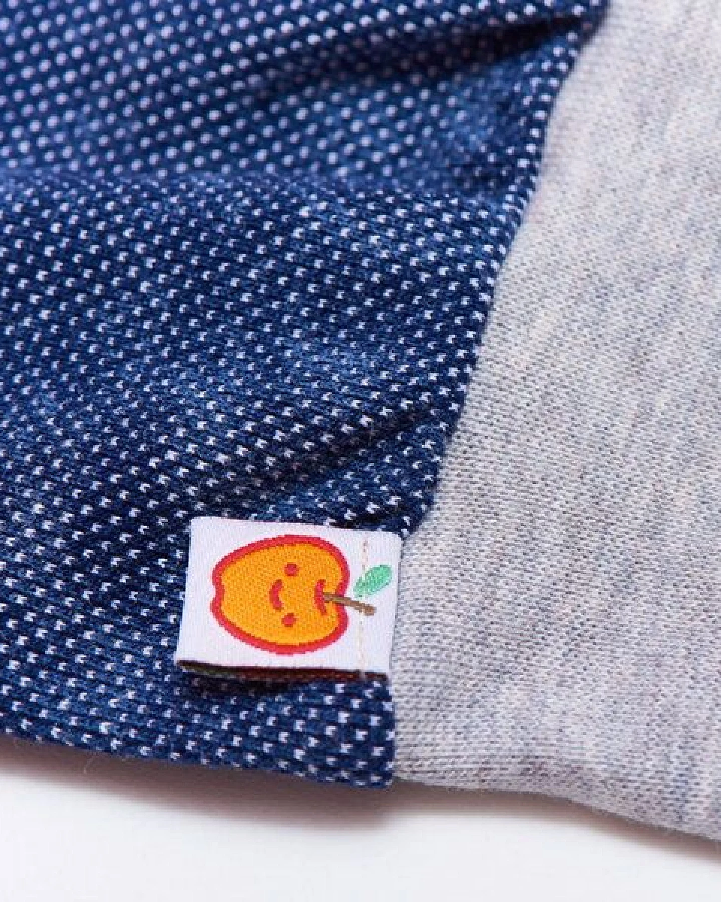 Cheeky Apple Basic-Shorts für Babys und Kinder aus Bio-Baumwolle "Baby Basic Pique" Jeansblau/Grau – Ansicht 2