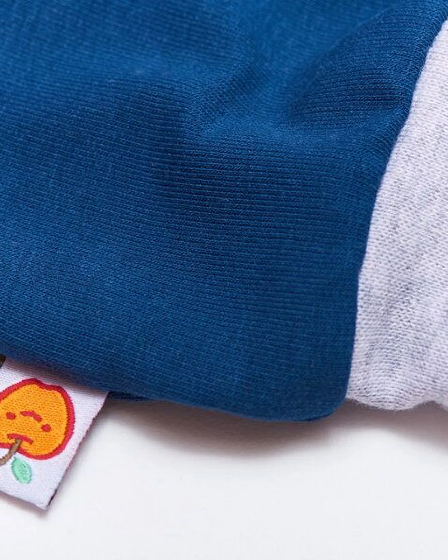 Cheeky Apple Basic-Shorts für Babys und Kinder aus Bio-Baumwolle "Baby Basic Summersweat" Indigoblau/Grau – Ansicht 2