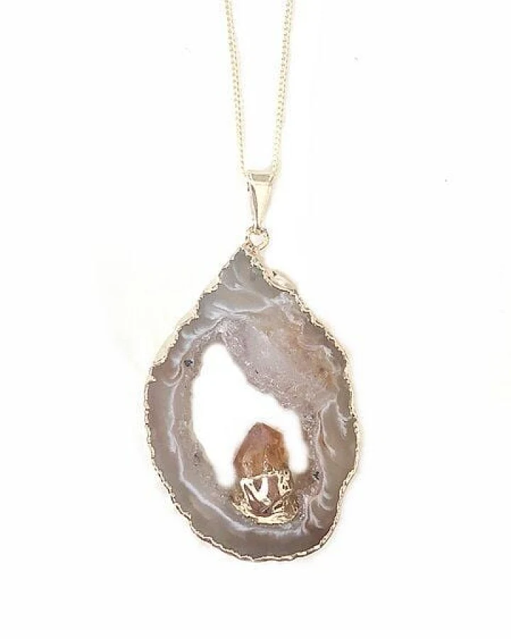 Crystal and Sage Halskette mit einer Achatscheibe und eingefasstem Zitrin