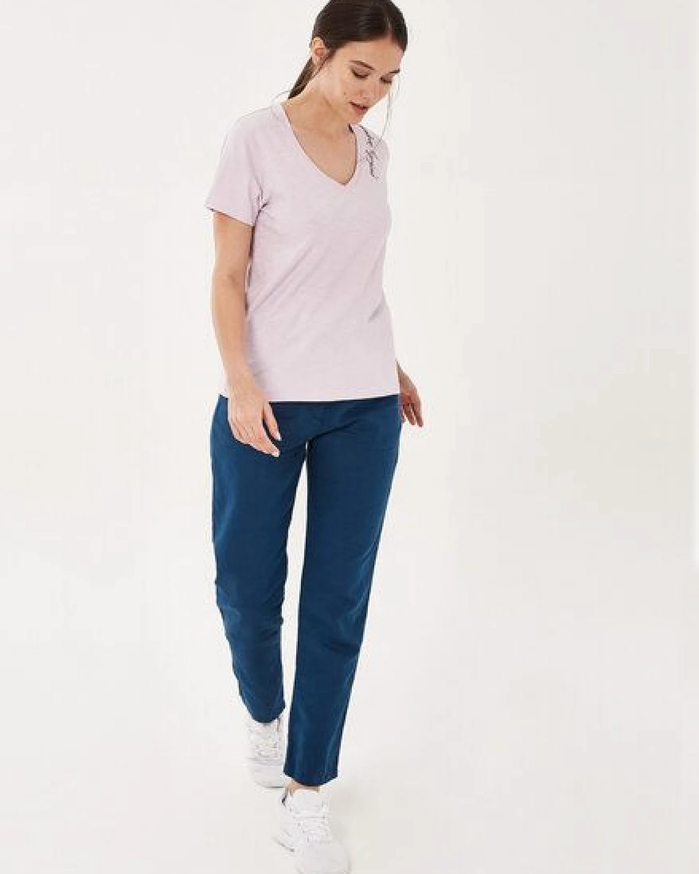 ORGANICATION T-Shirt aus Bio-Baumwolle mit Stickerei – Ansicht 2