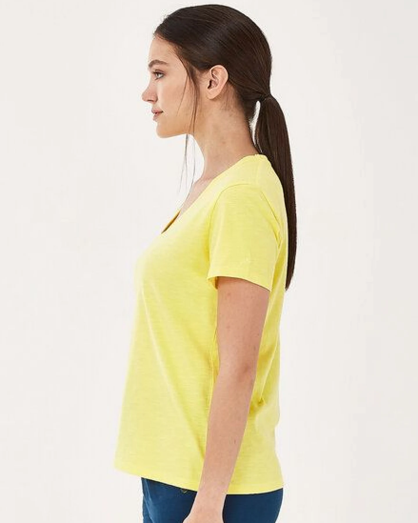 ORGANICATION Basic T-Shirt aus Bio-Baumwolle mit V-Ausschnitt – Ansicht 3