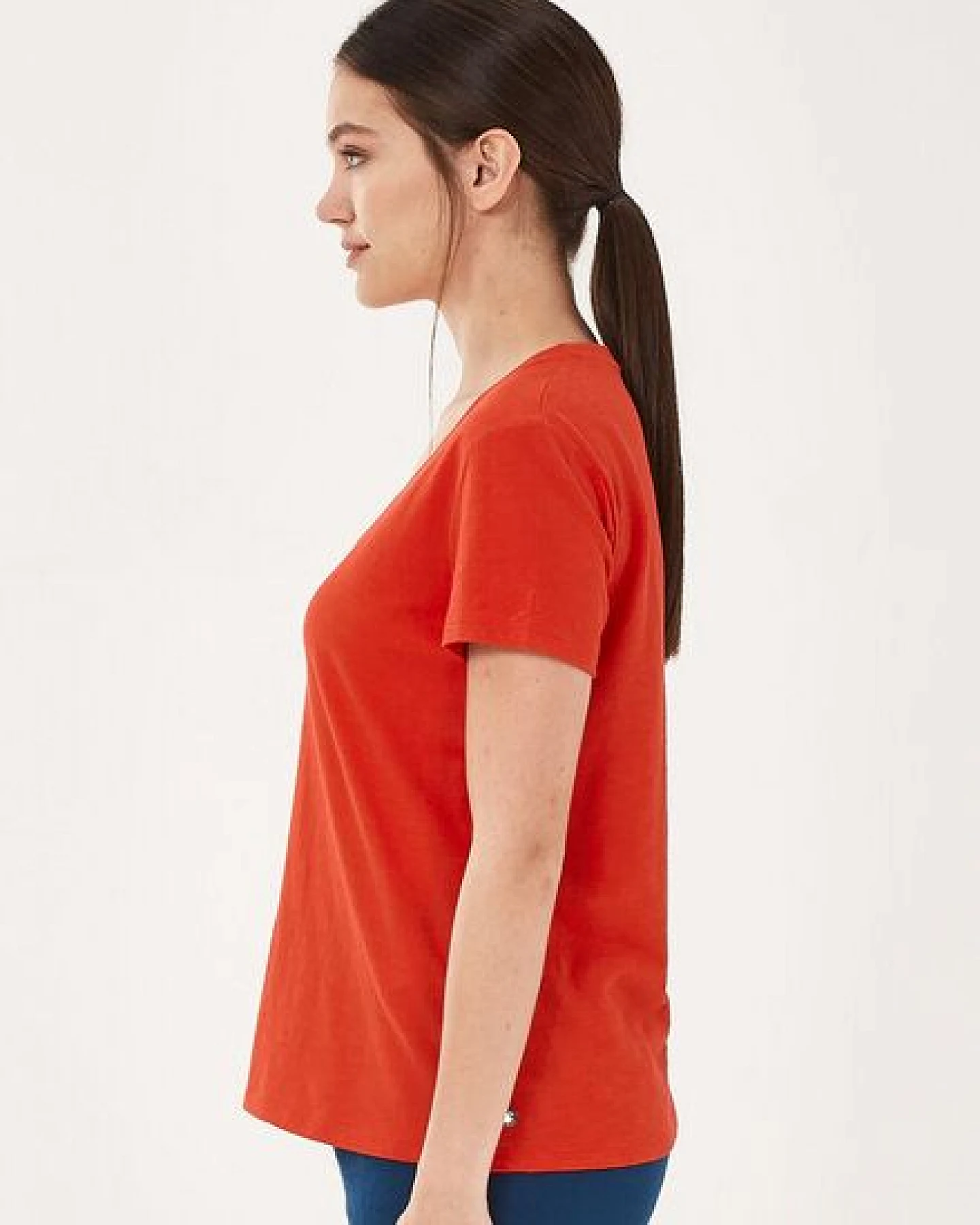 ORGANICATION Basic T-Shirt aus Bio-Baumwolle mit V-Ausschnitt – Ansicht 3